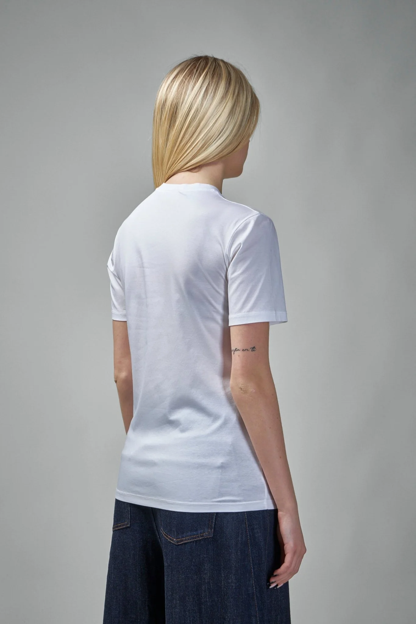 Round Neck Short Sleeve T-shirt - Image 3