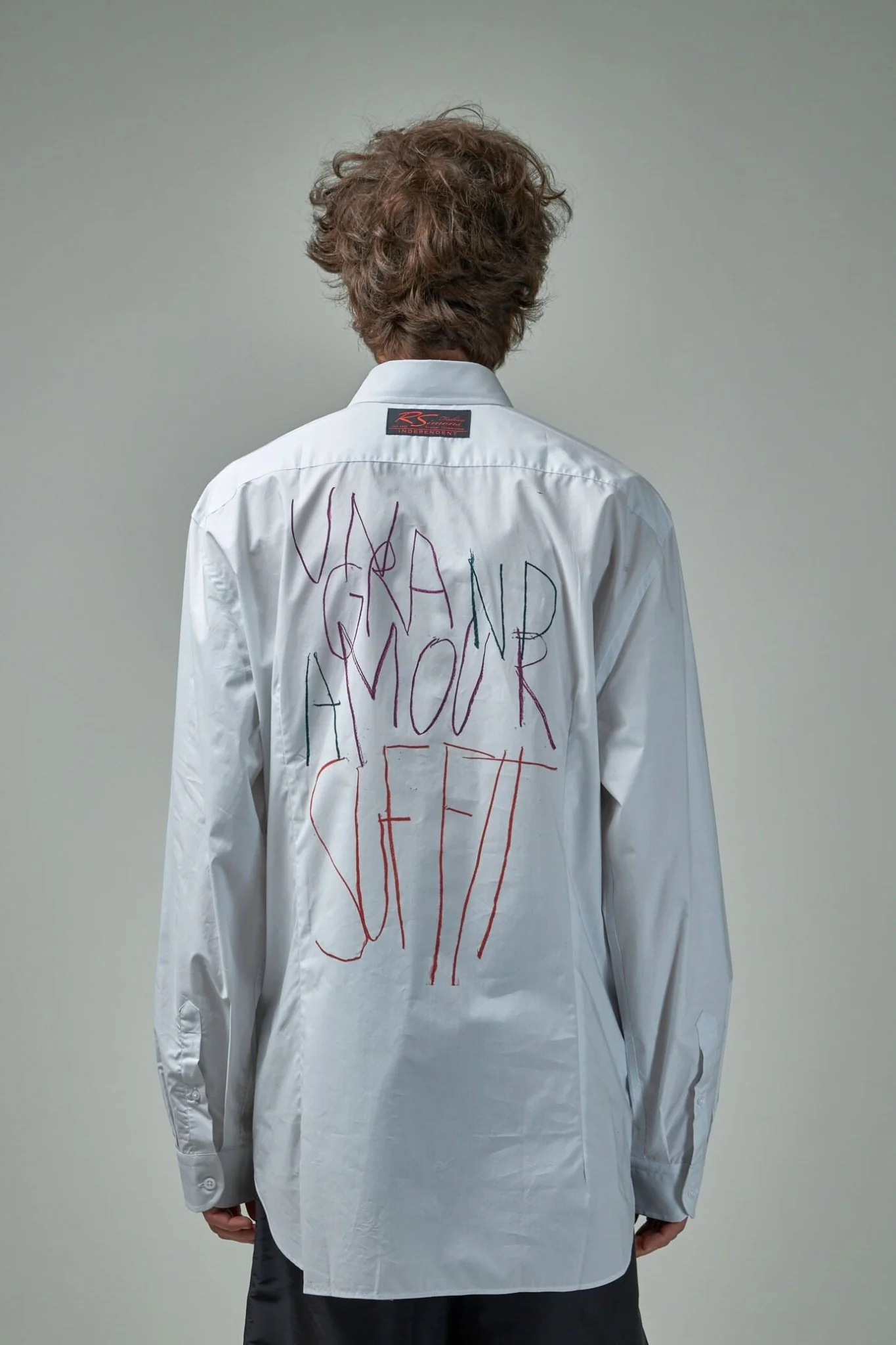 Big Fit Classic Shirt Grand Amour Print Back - Image 3
