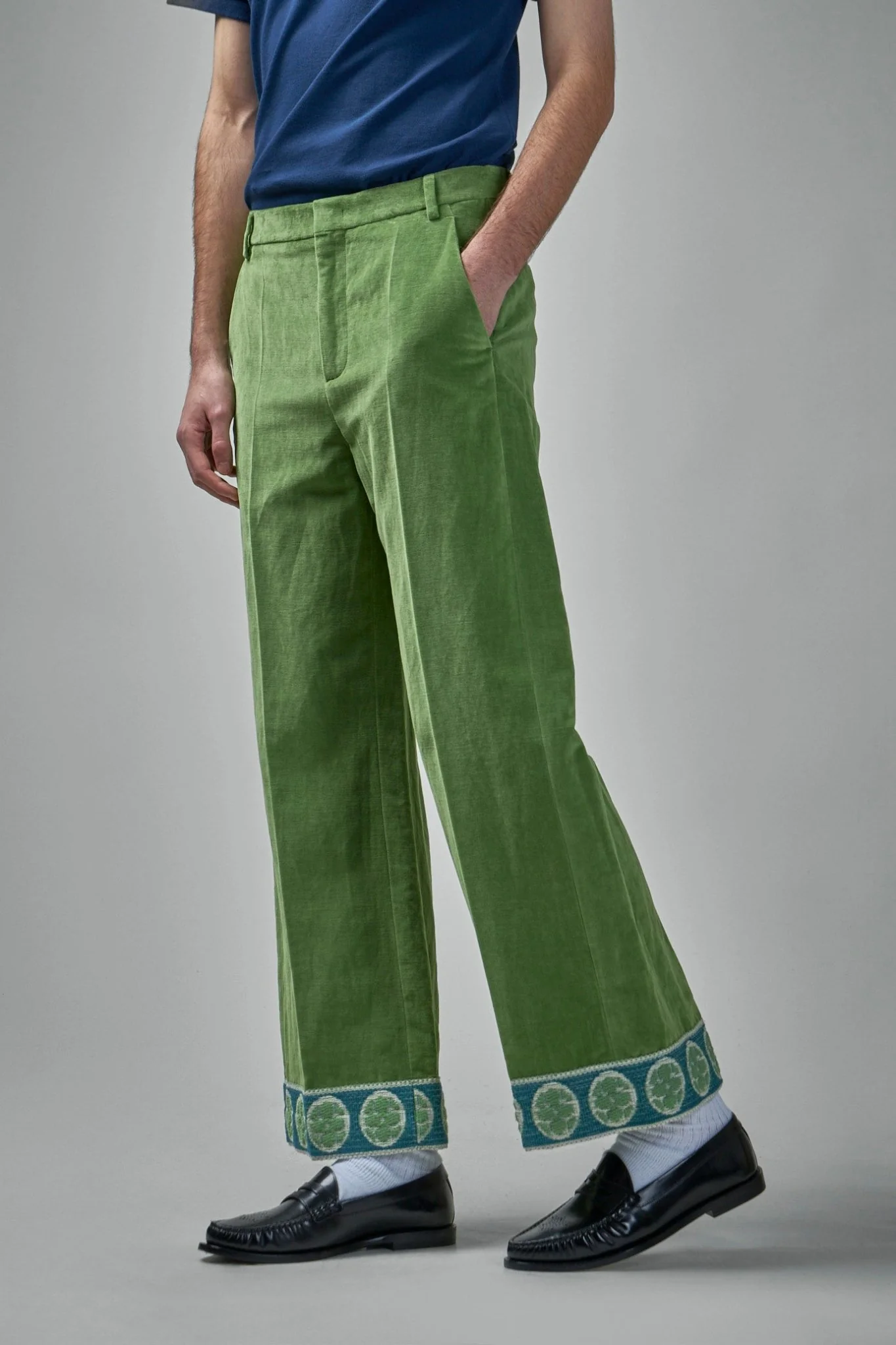 Washed Cotton-Linen Velvet Trousers with Jacquard Hems - Image 4