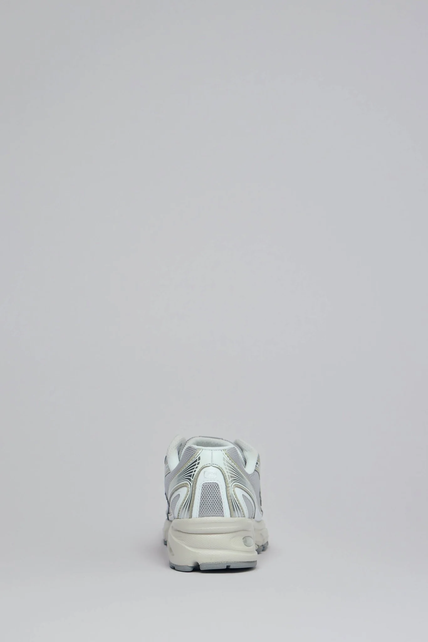 740 Sneaker - Image 4