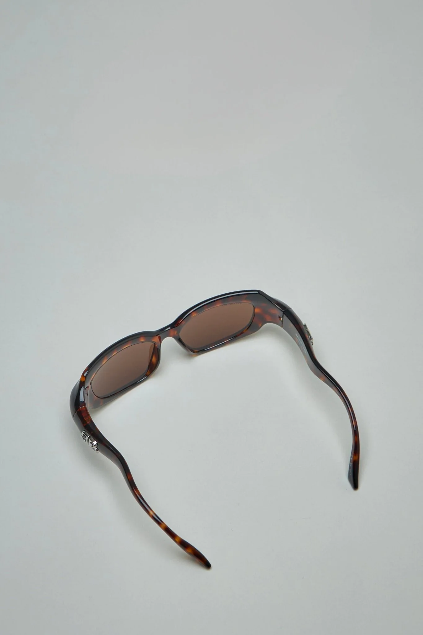 Palazzo Rectangle Sunglasses - Image 4