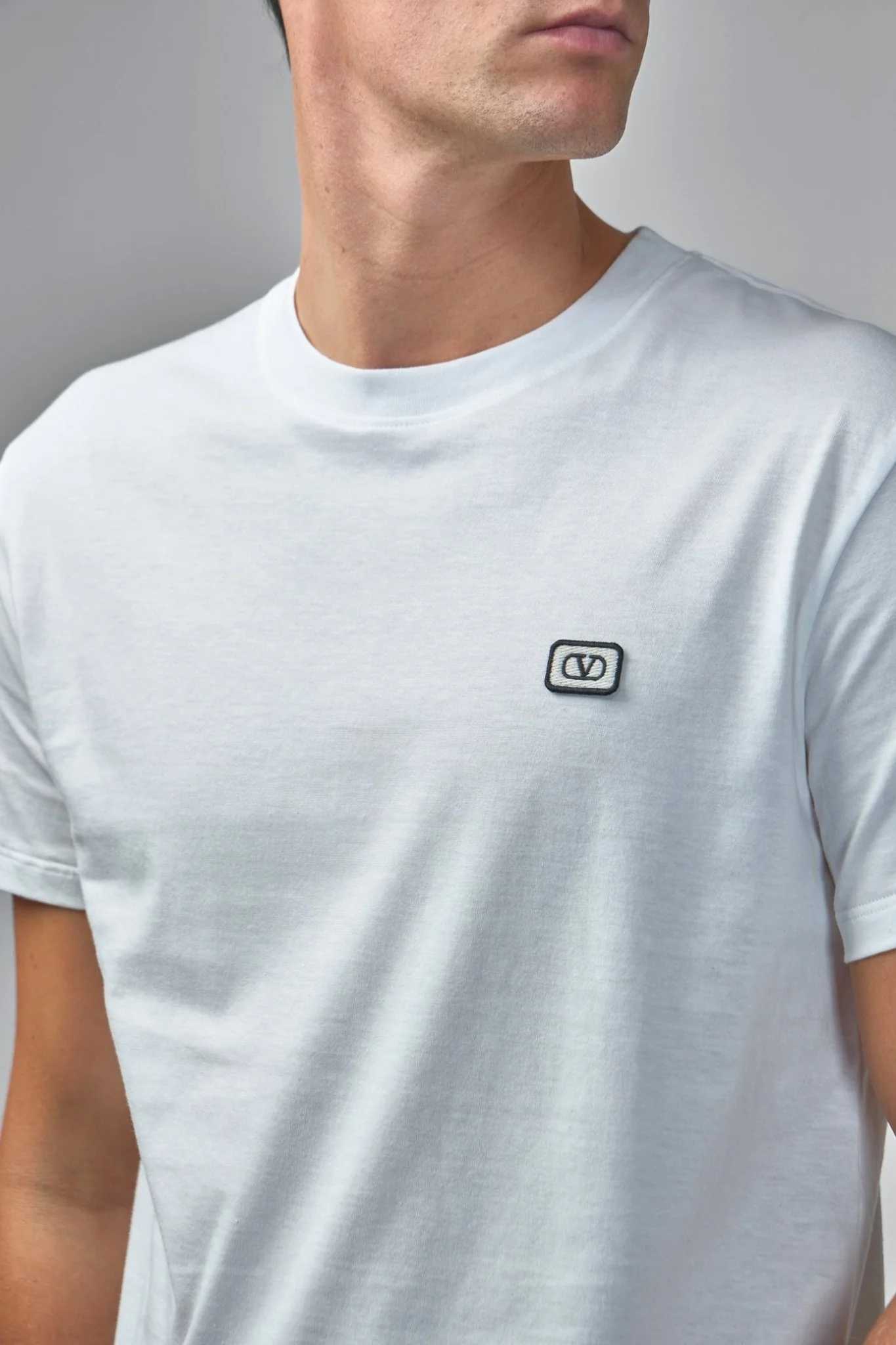 Cotton T-shirt with Vlogo Patch - Image 5