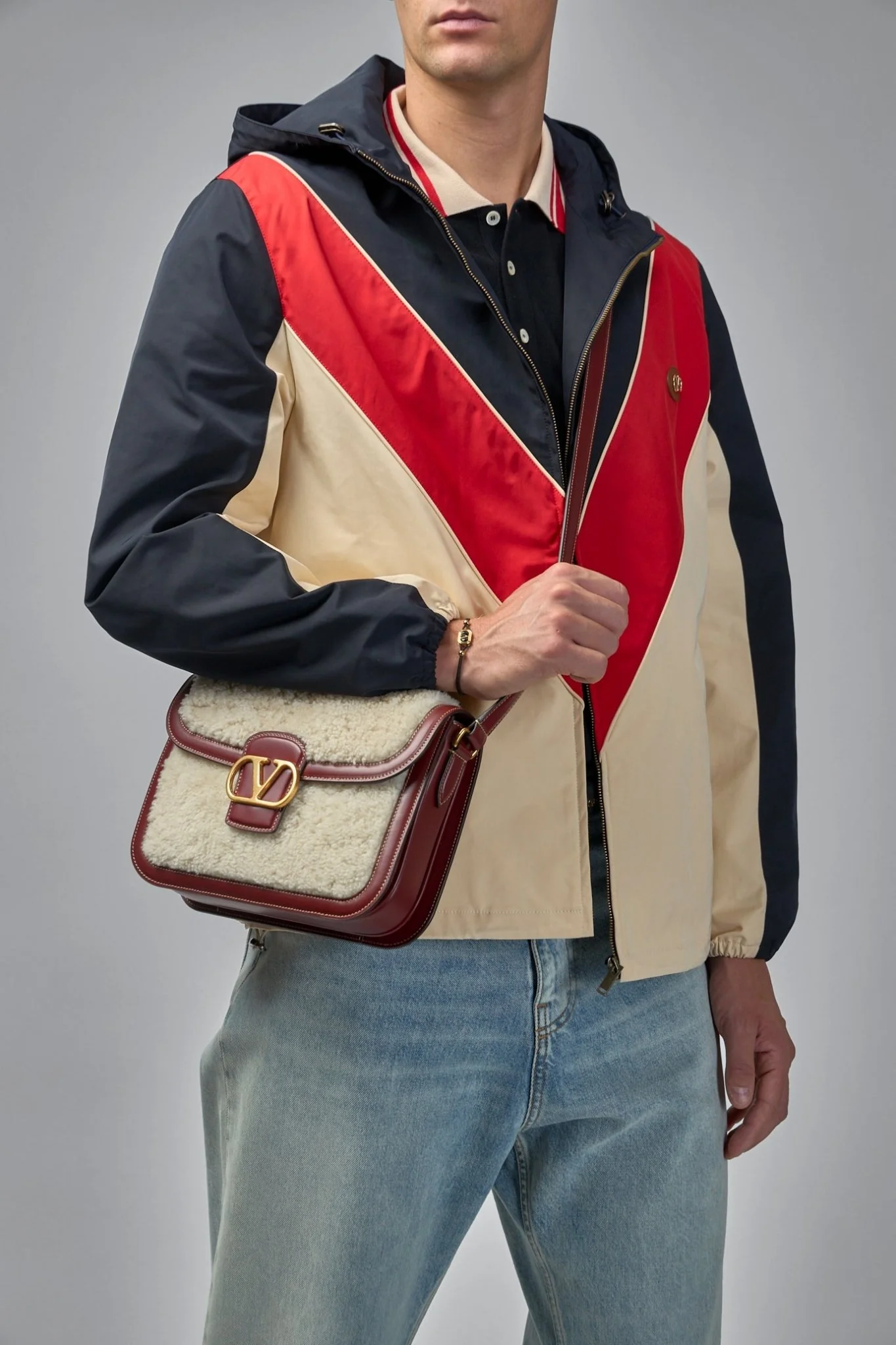 VLogo Plaque Foldover Top Shoulder Bag - Image 5