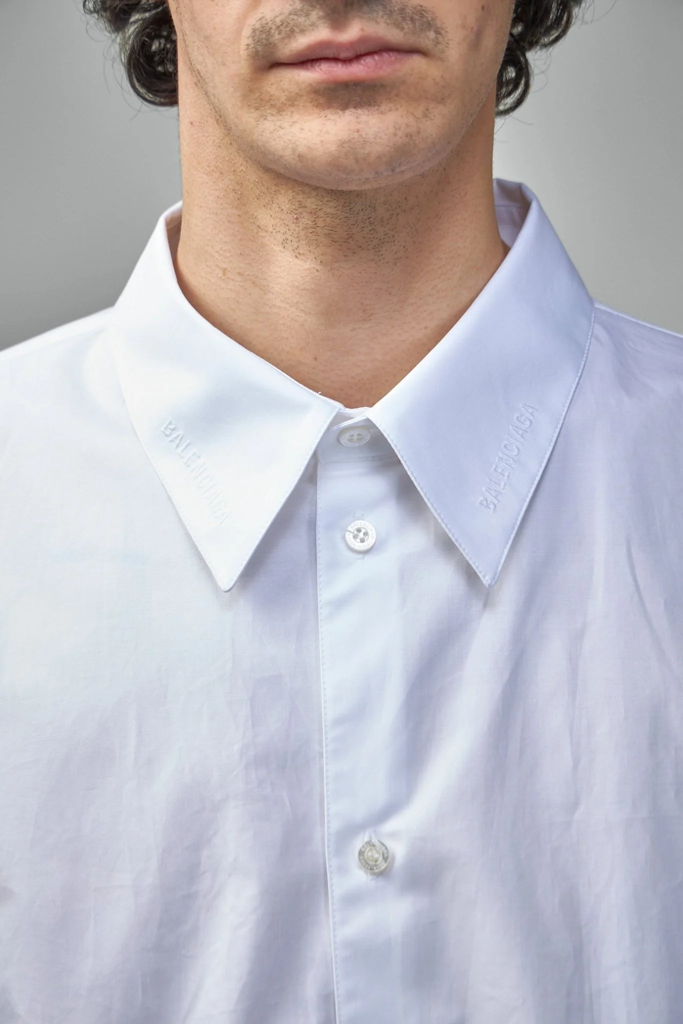 Minimal Oversized Shirt - Image 4