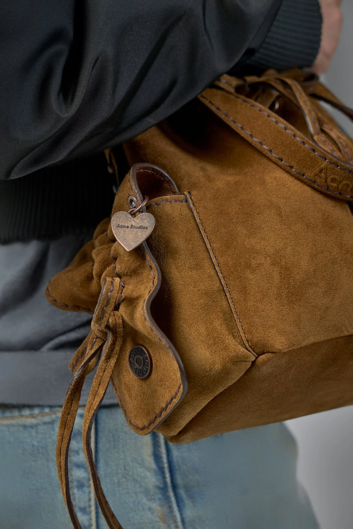 Multipocket Mini Bucket - Image 4