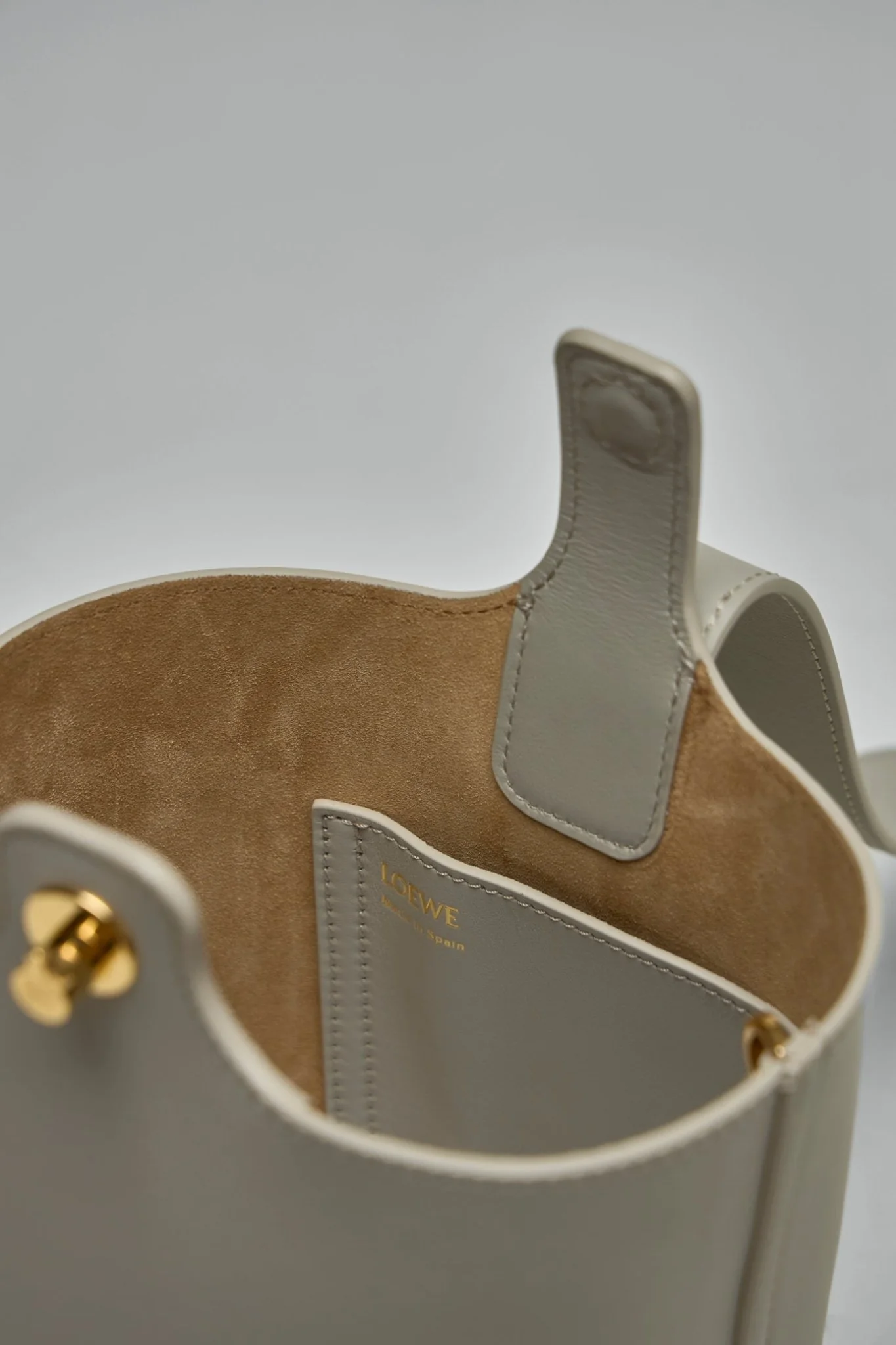 Pebble Mini Bucket Bag - Image 4