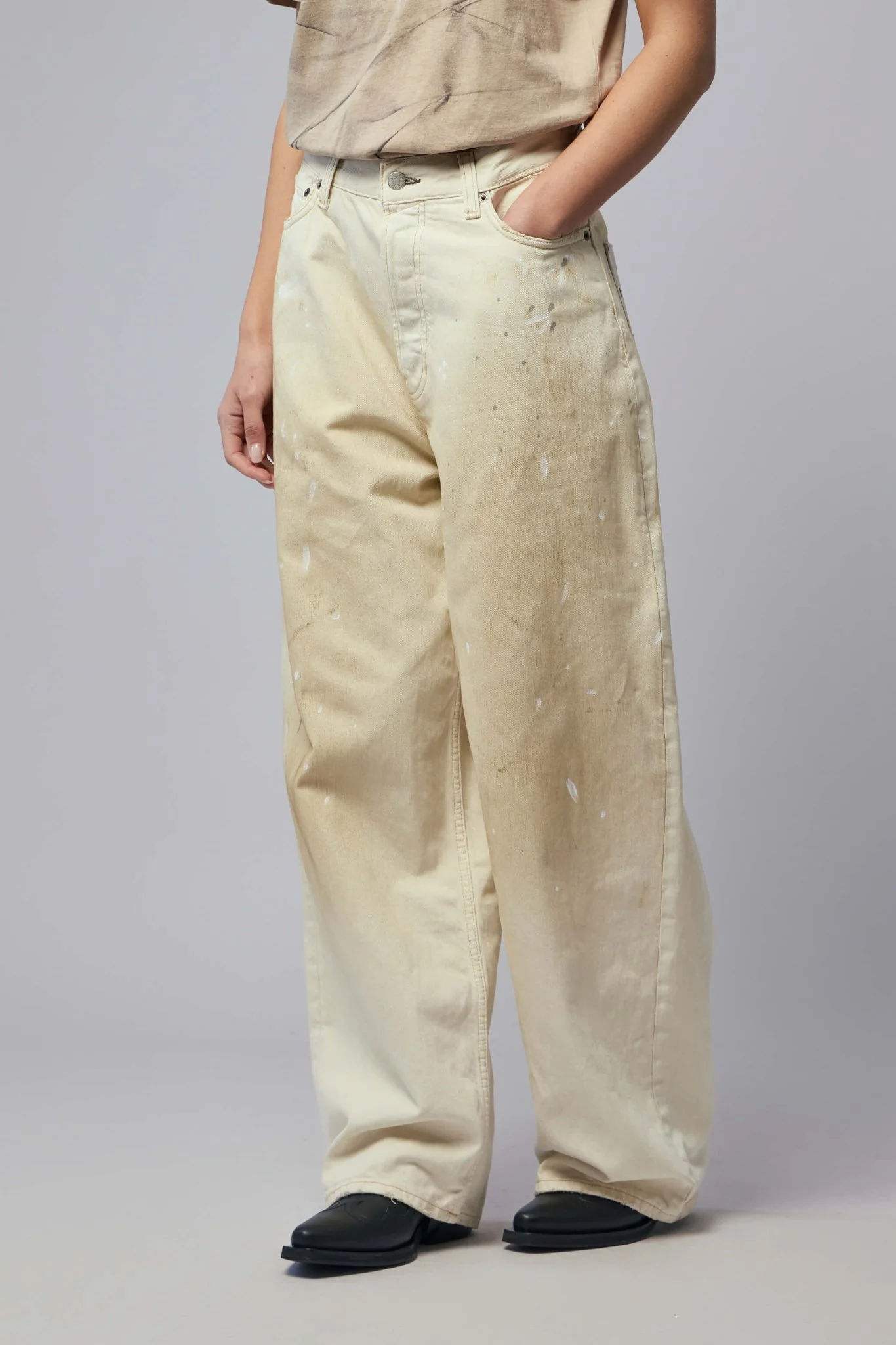 2023 U White Trafalgar Leather - Image 3