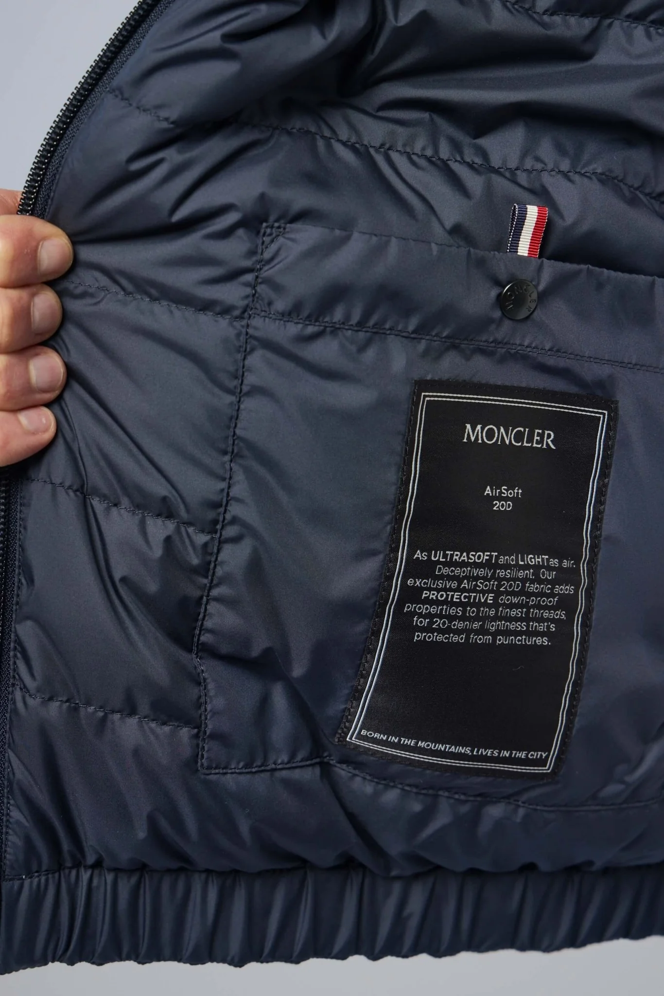 Berre Short Down Jacket - Image 7