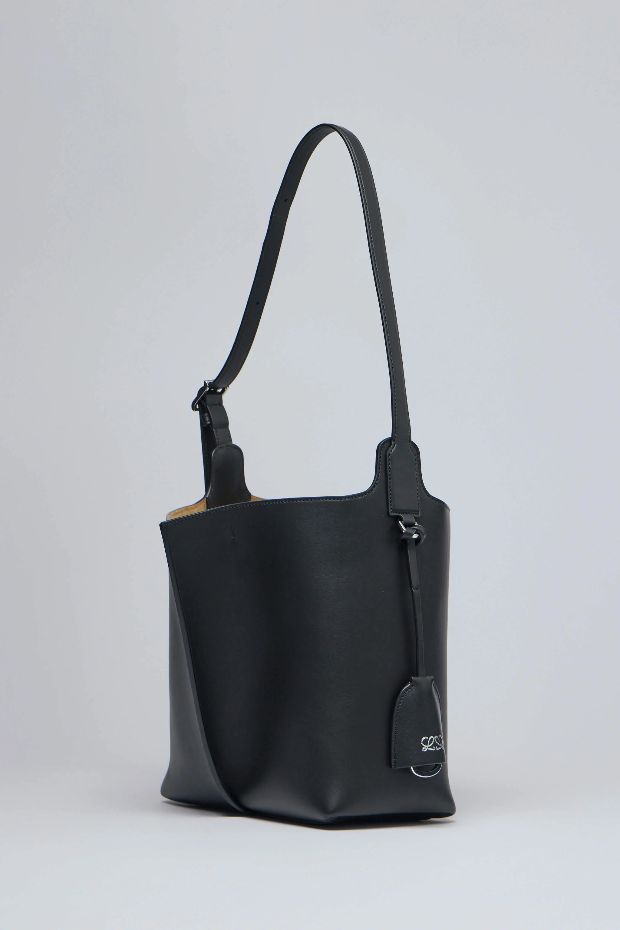 Medium Bilbao Bucket - Image 2