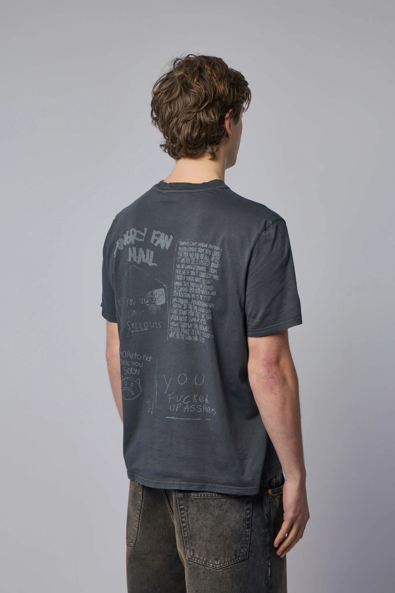 Box T-shirt Angry Fan Mail Print - Image 5