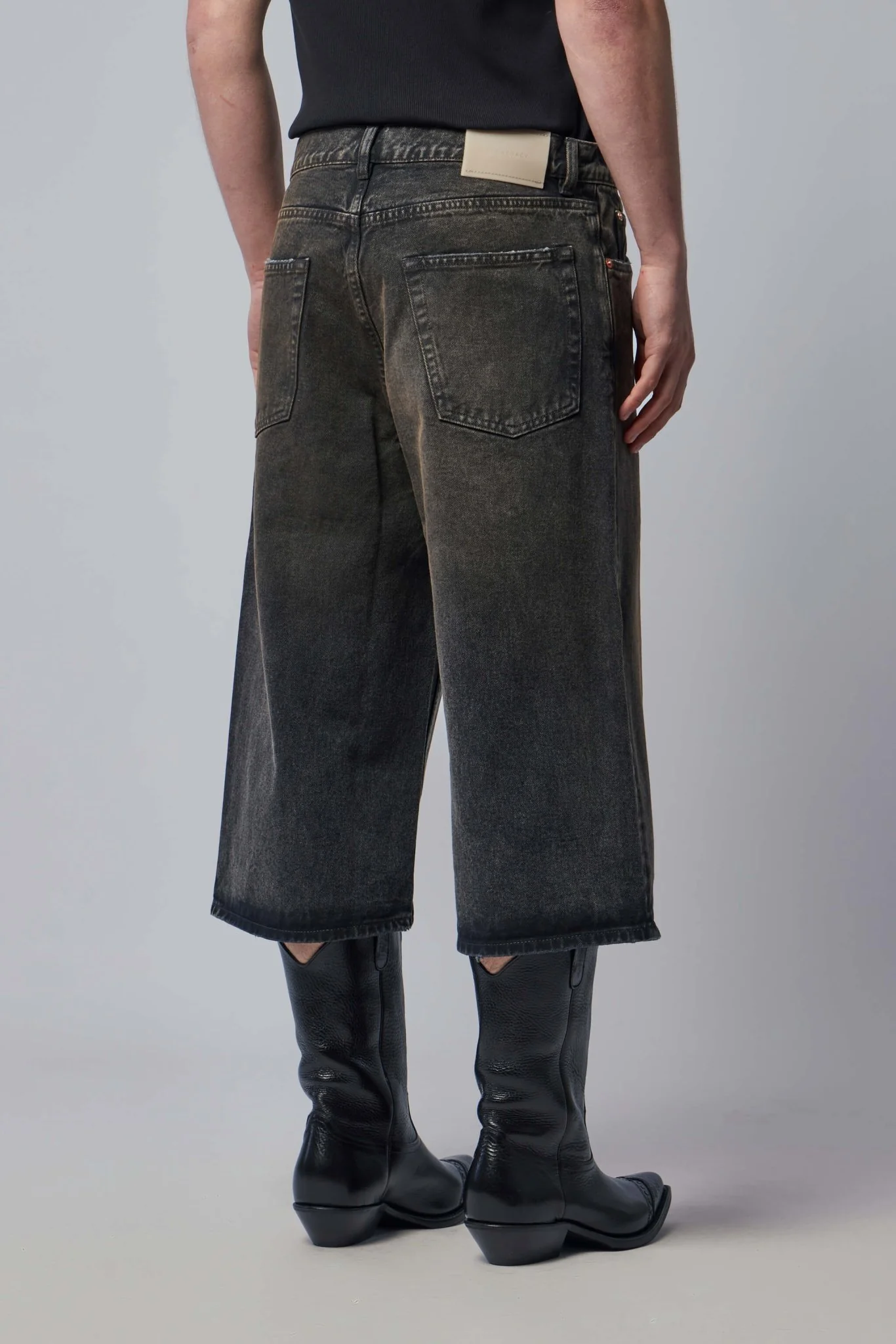 Capri Cut Nebula Wash Denim - Image 5