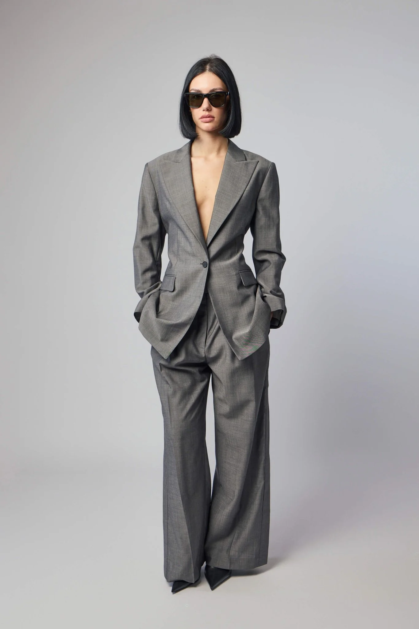 Case Waisted with Slit Jacket - Image 7