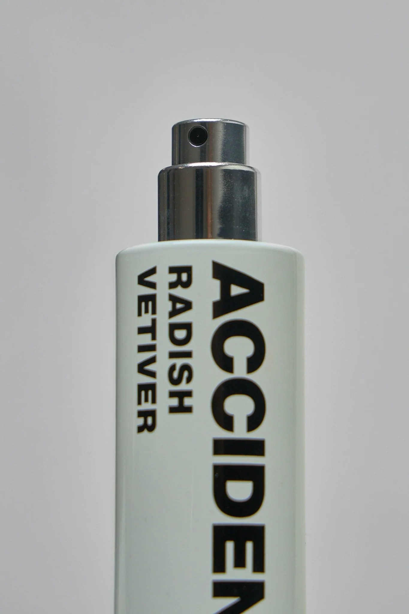 Accident Radish Vetiver Eau De Parfum - Image 3