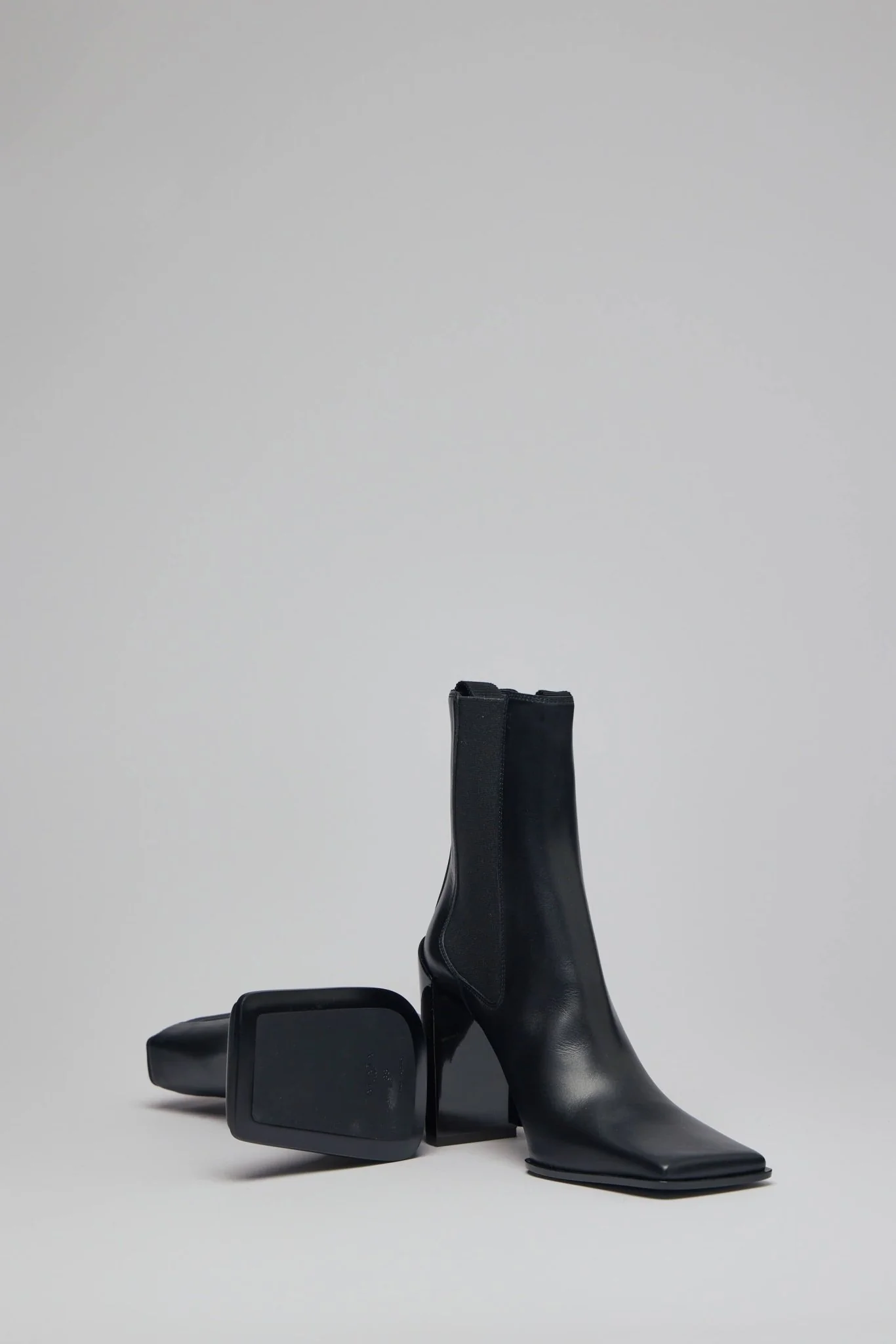 Square Chelsea Boots - Image 5