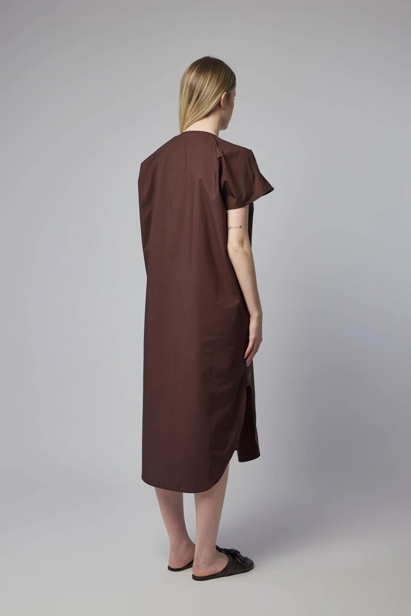 Crew Neck Ssl Dress with Curved Hem - Image 5