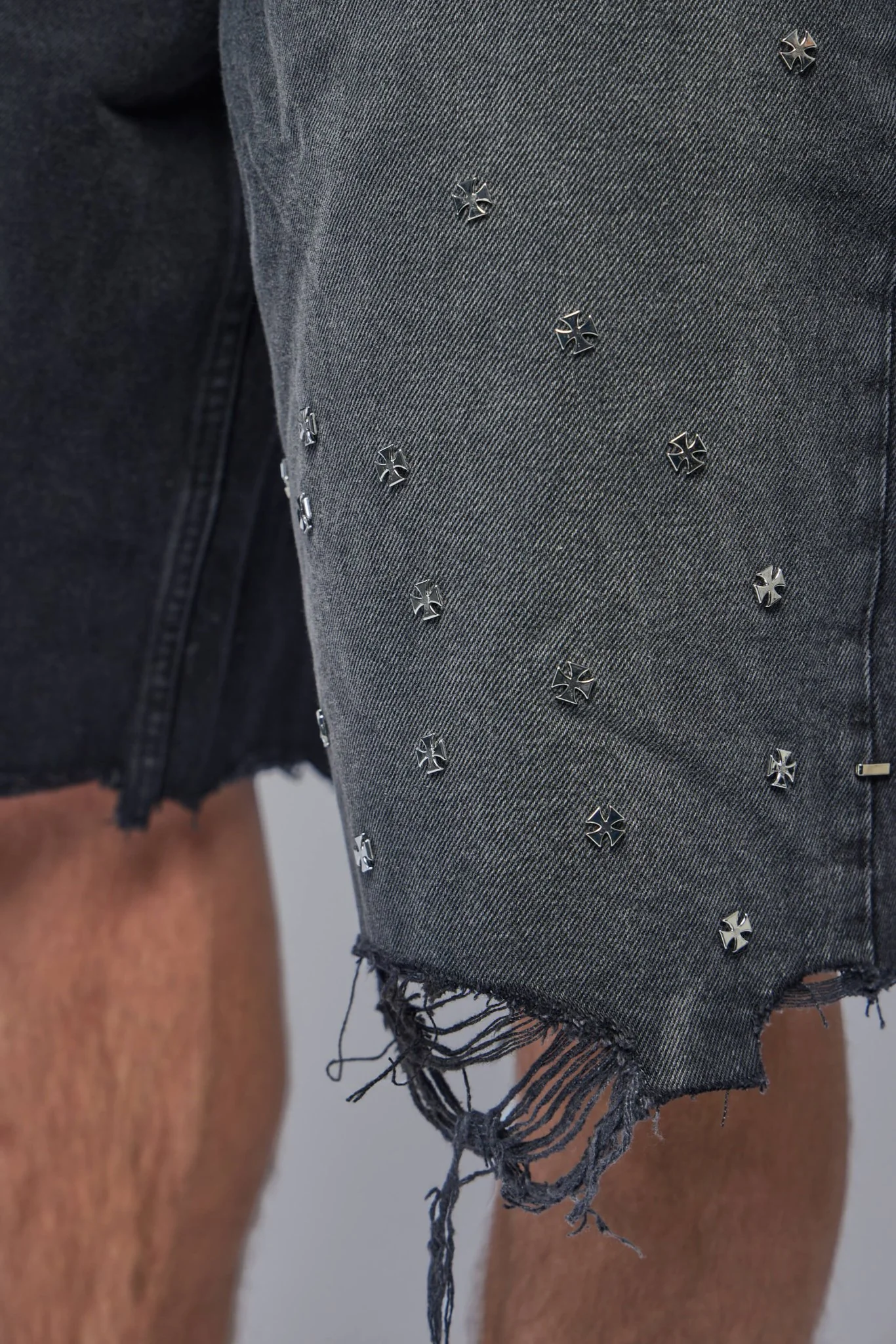 Cross Pin Baggy Jeans Shorts - Image 4