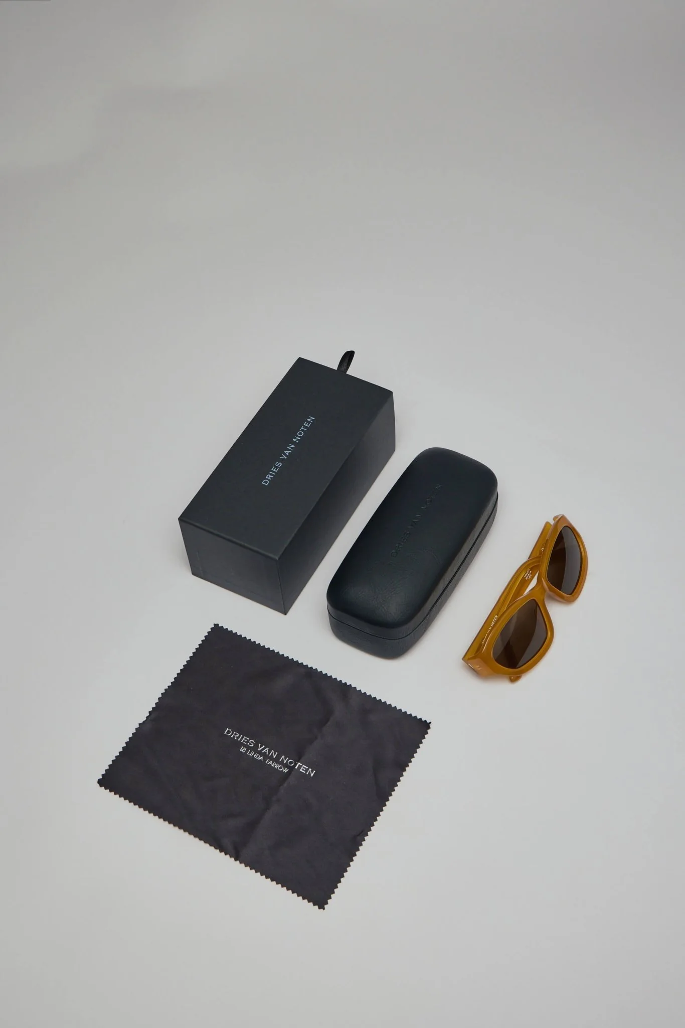 Dvn 215 Sunglasses - Image 7