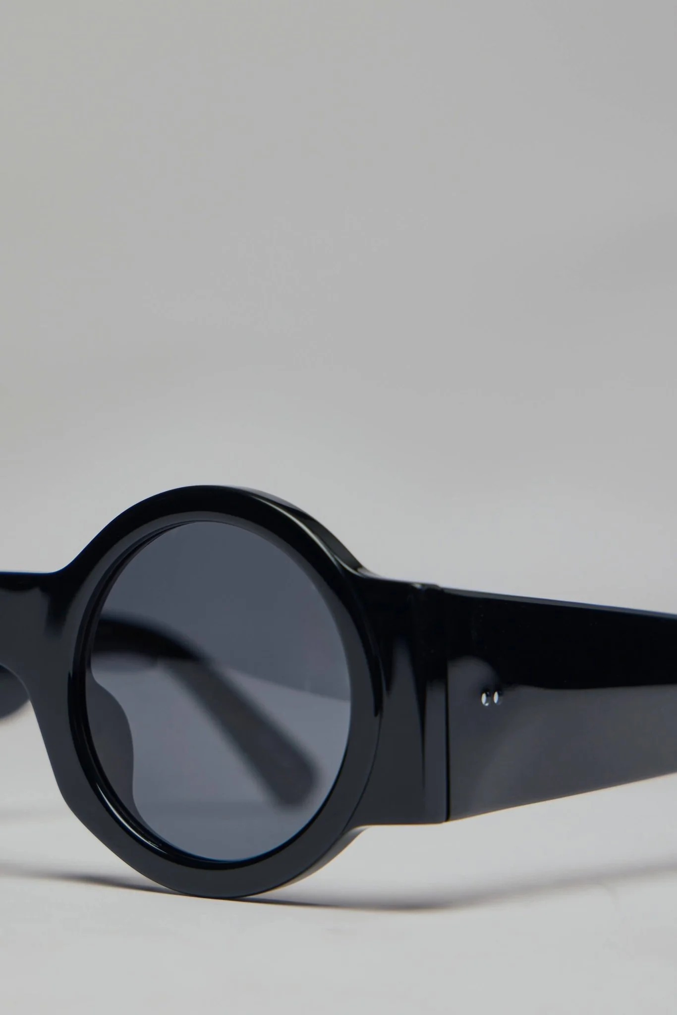 Round Sunglasses - Image 6