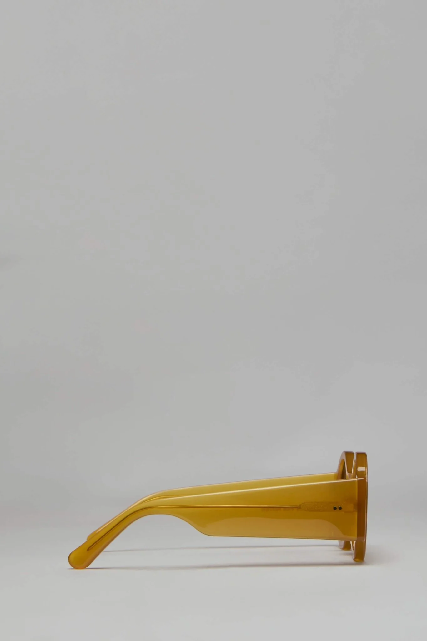 Round Sunglasses - Image 3