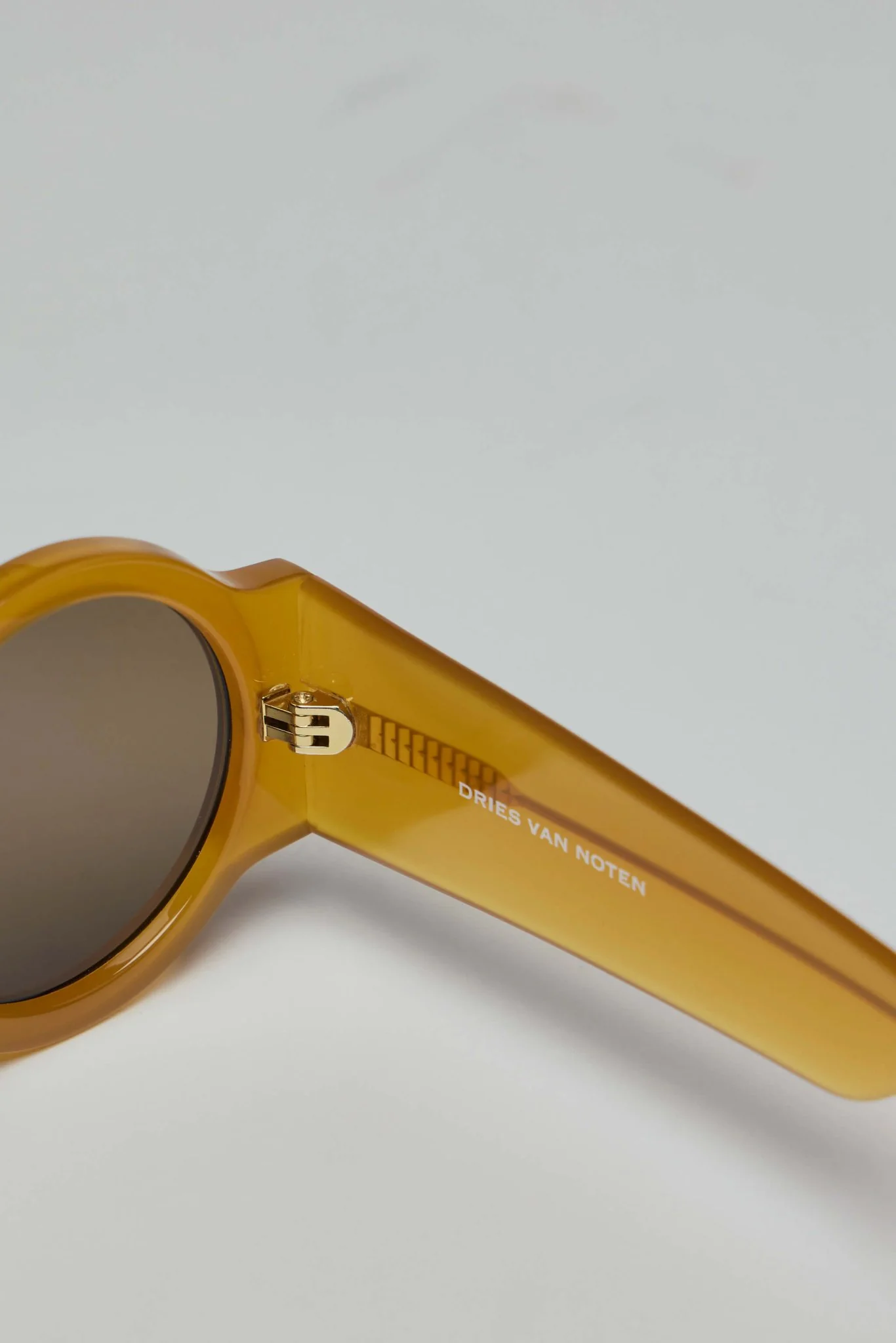 Round Sunglasses - Image 5