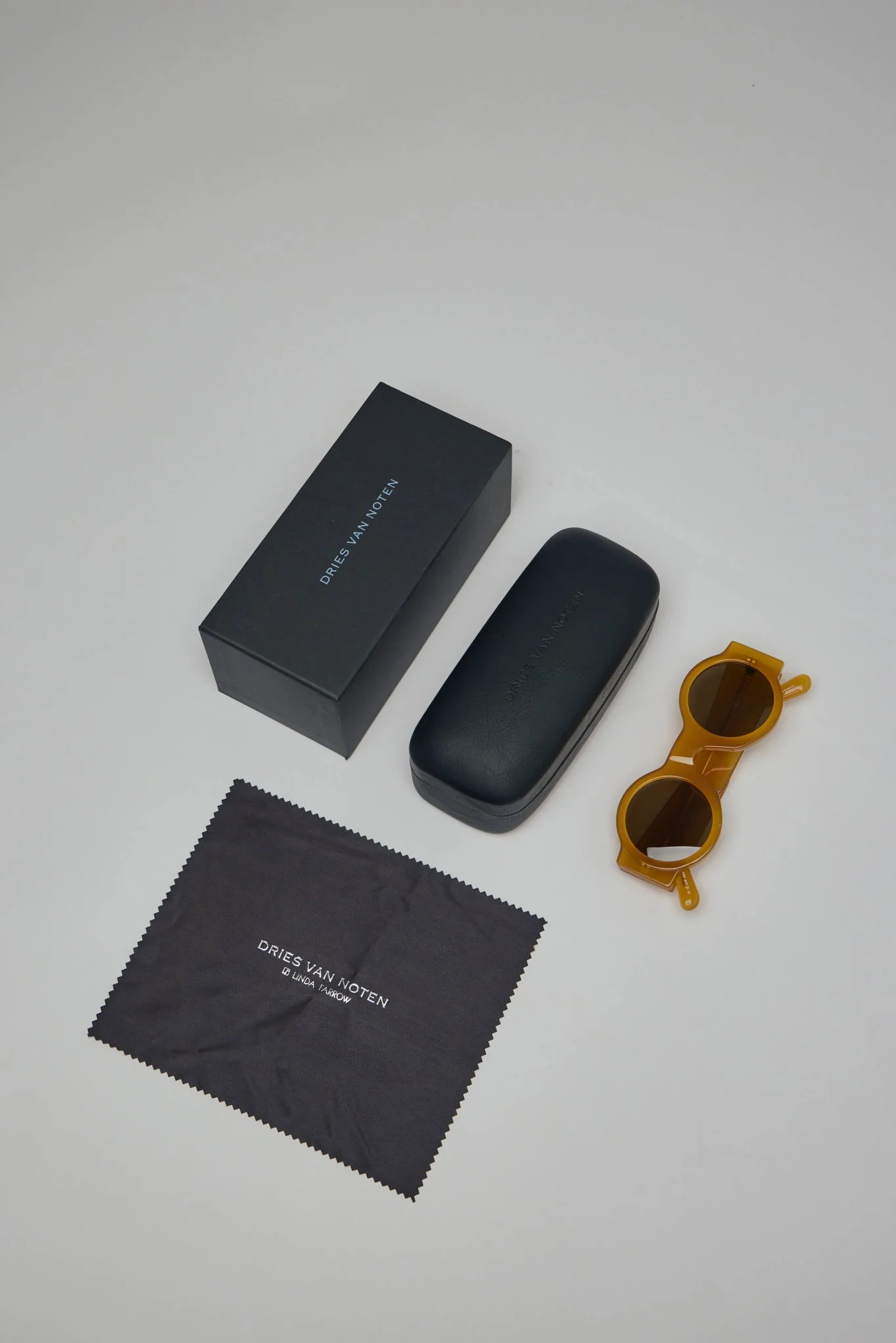 Round Sunglasses - Image 6