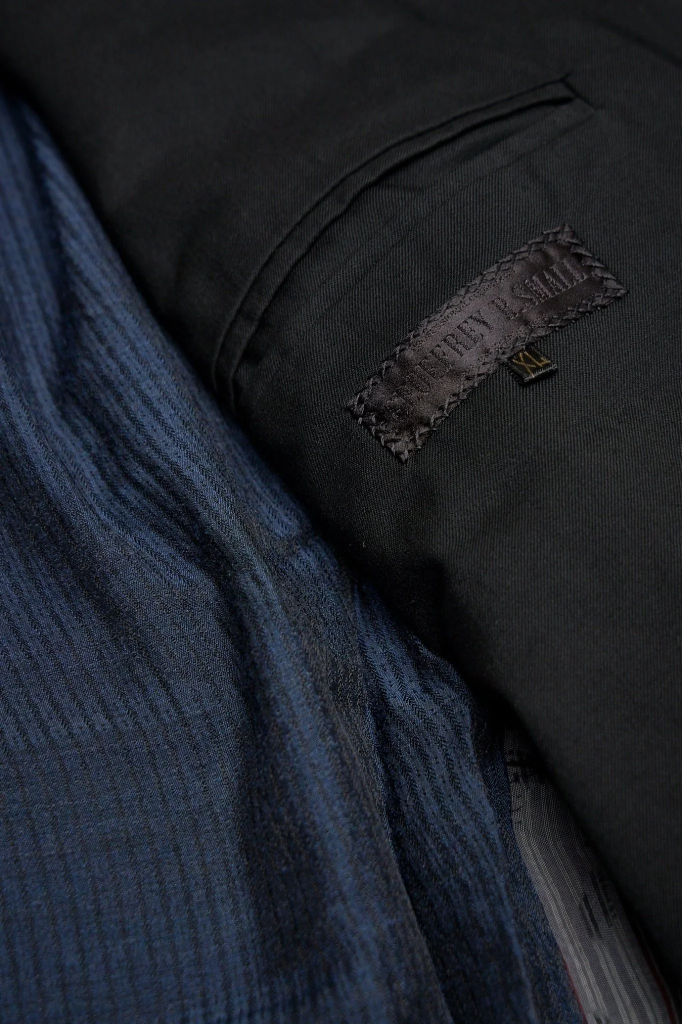 3-button Single-breasted Peak-lapel Hand Pad-stitched Jacket - Image 8