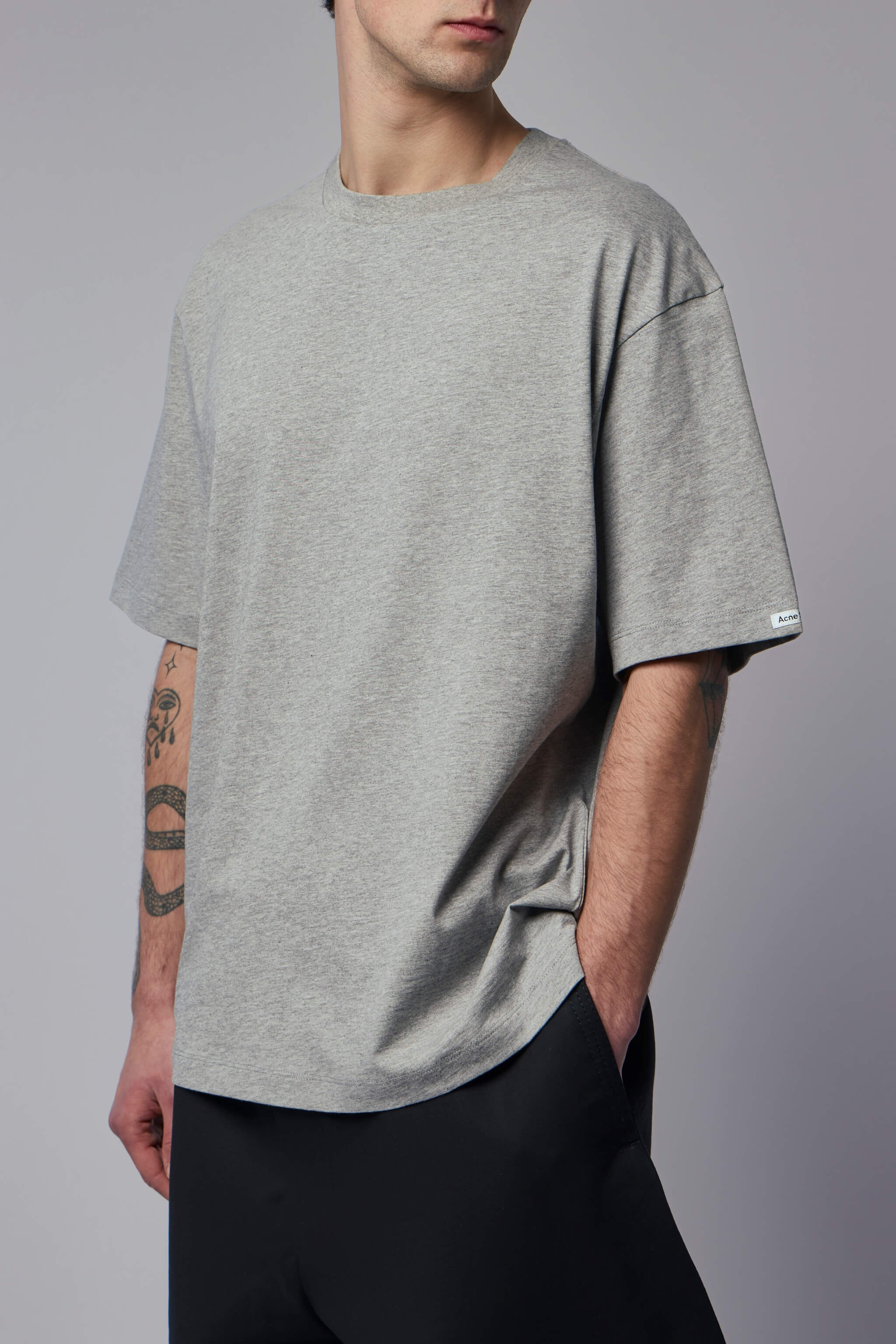 Logo T-shirt - Relaxed Unisex Fit - Image 3