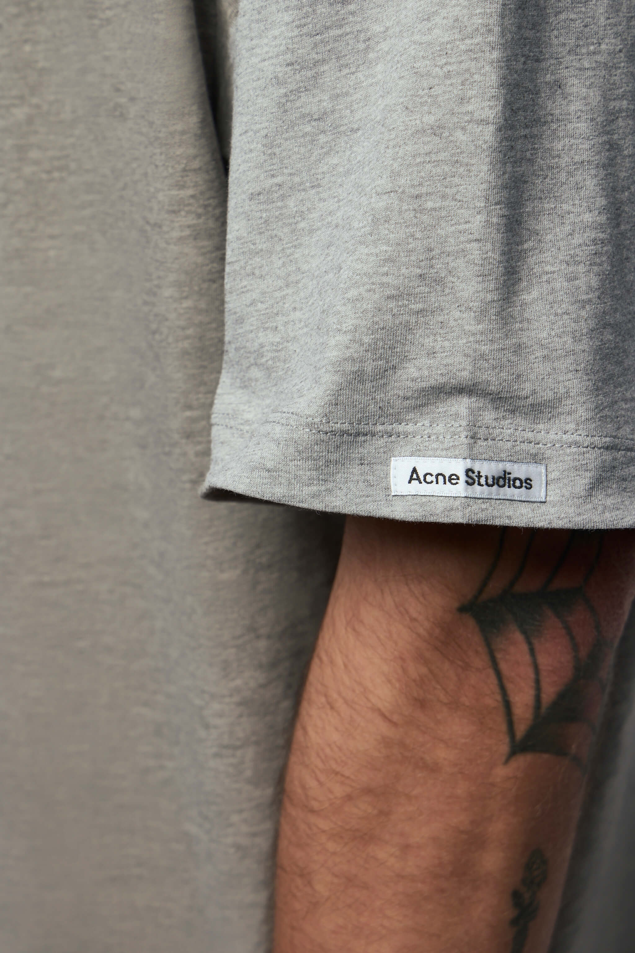Logo T-shirt - Relaxed Unisex Fit - Image 4