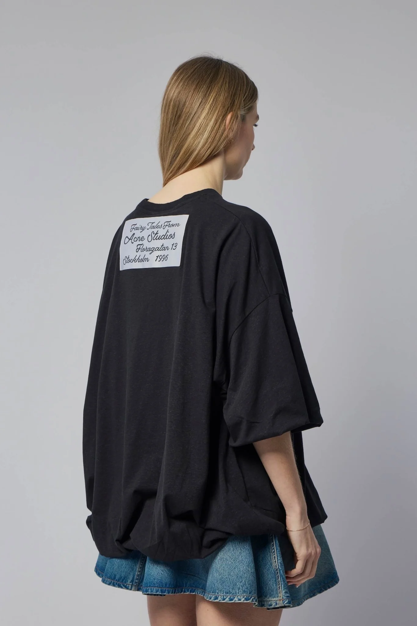 Gathered Logo T-shirt - Image 5