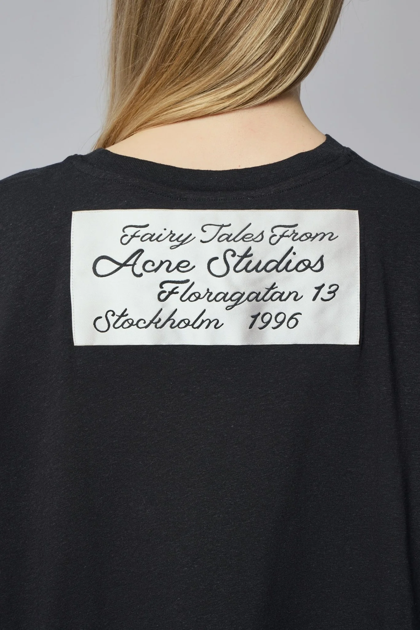 Gathered Logo T-shirt - Image 6