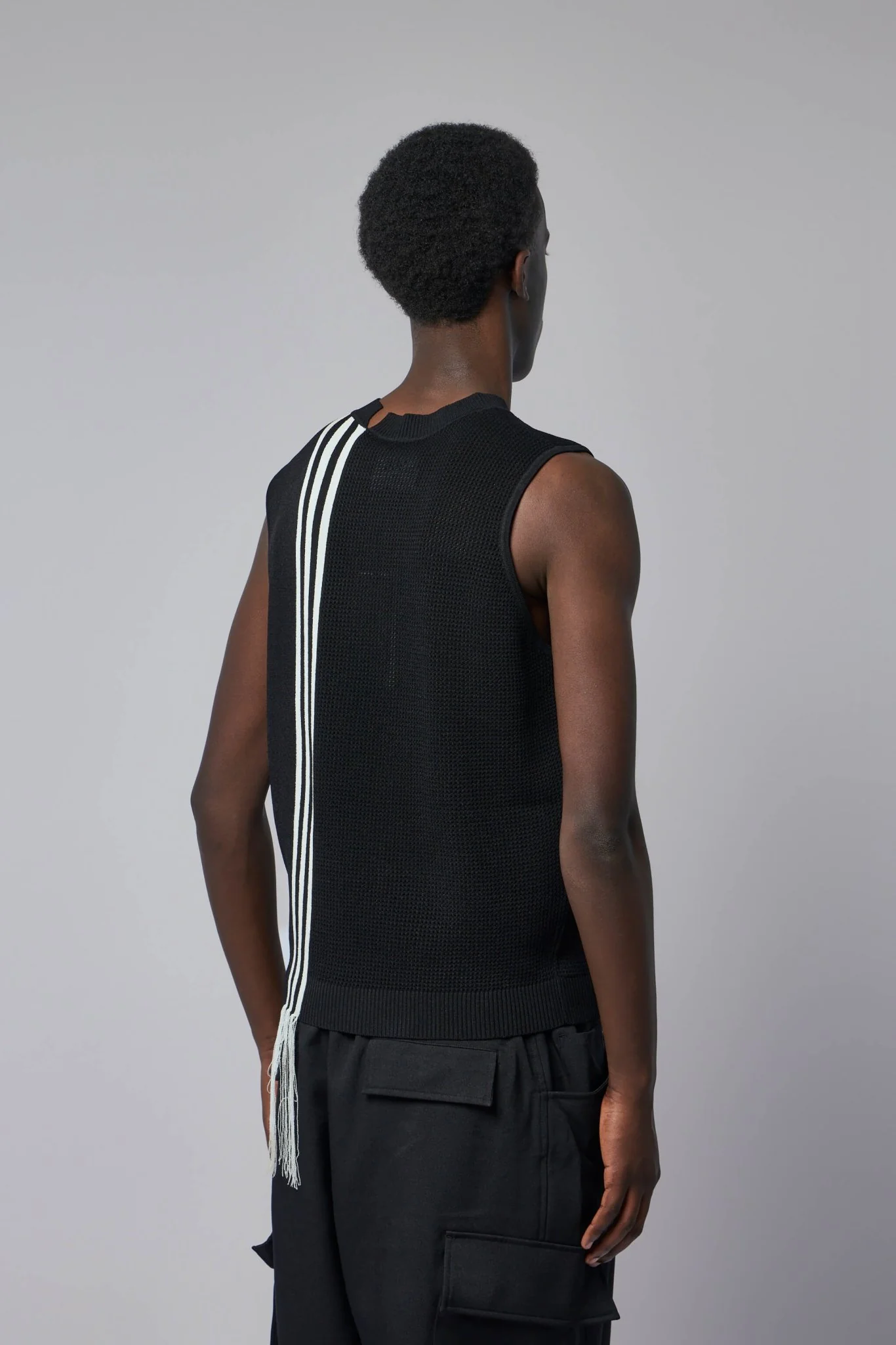Gfx Knitted Vest - Image 5