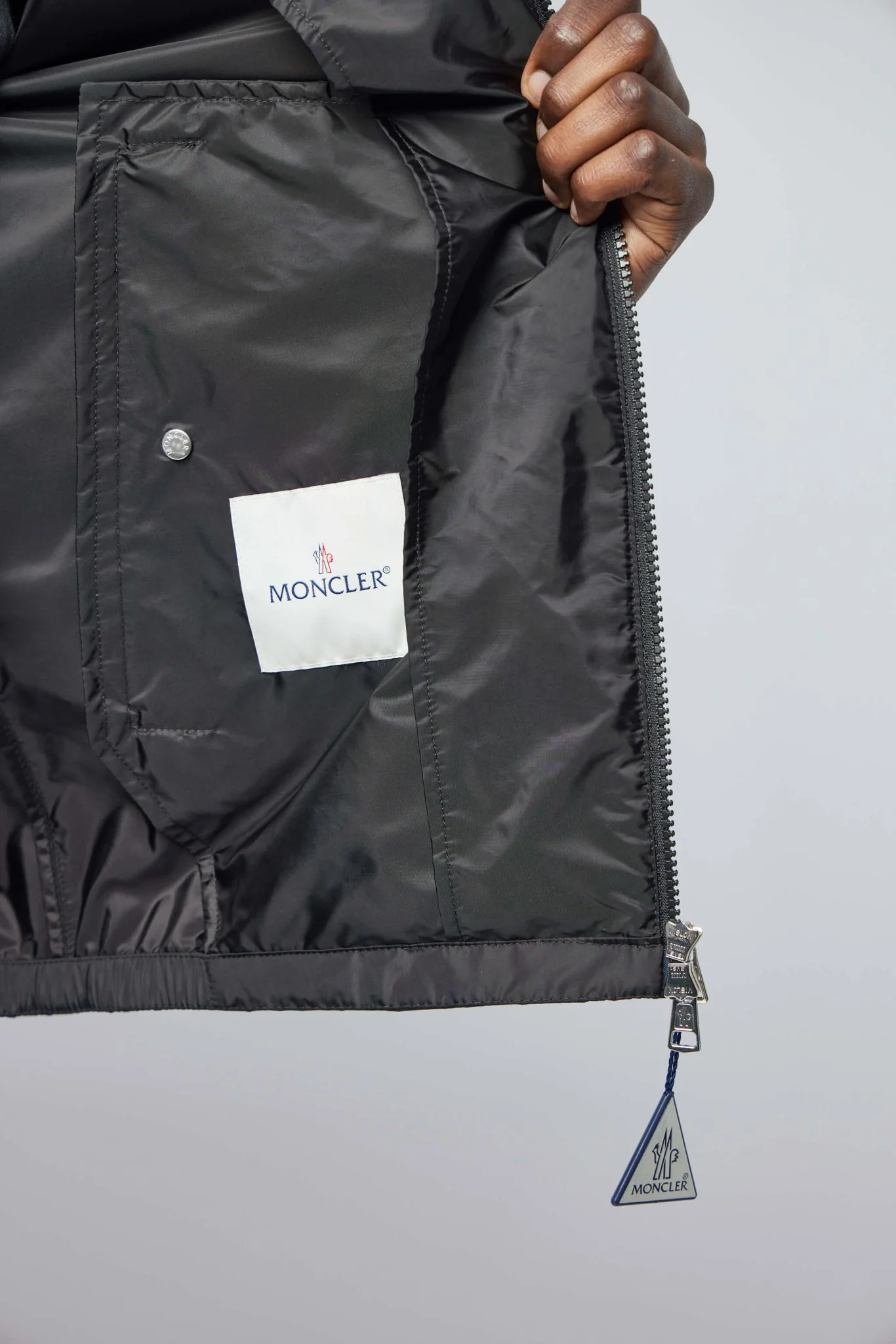 Grimpeurs Hooded Windbreaker - Image 7