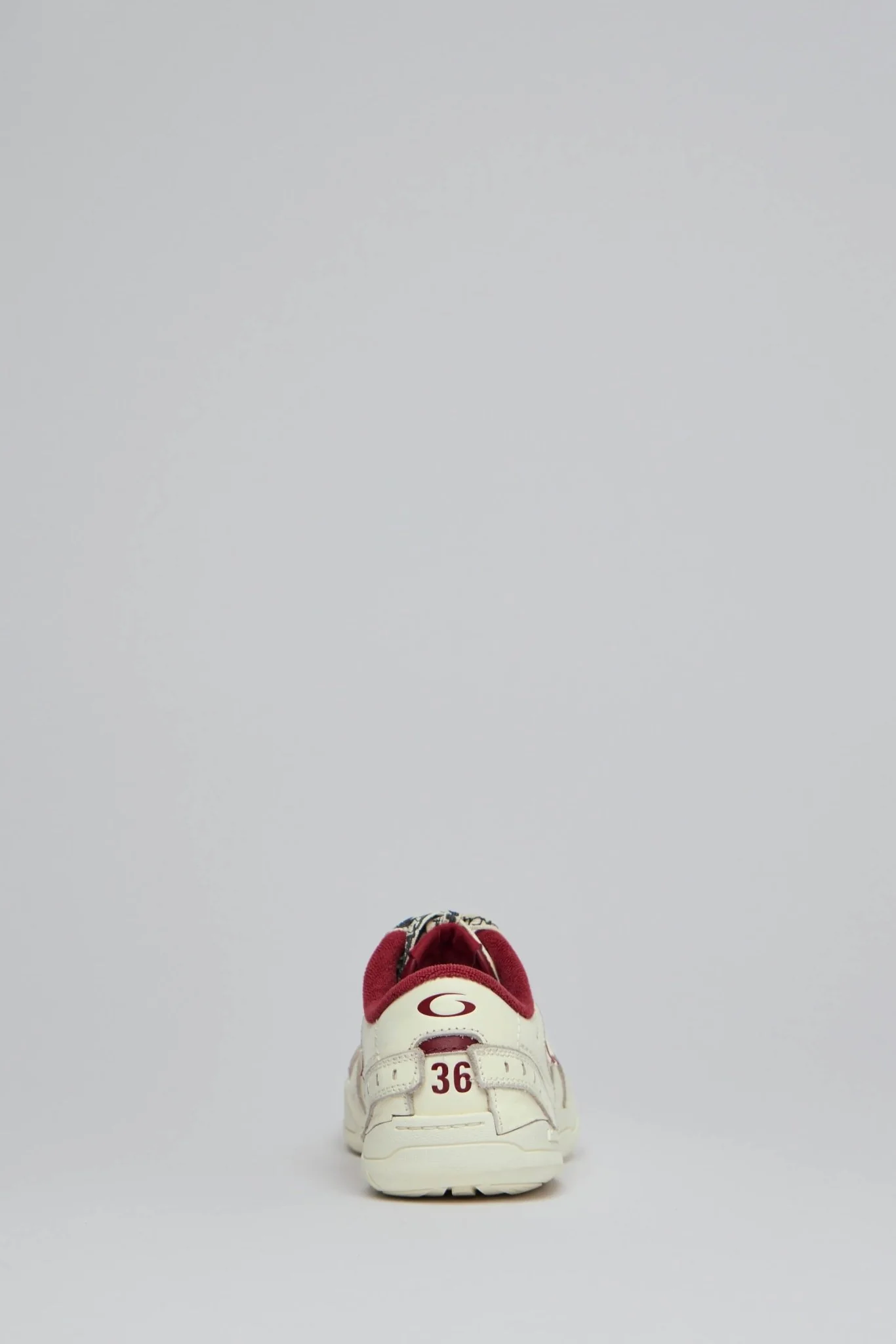Hamptons Medium Worn-out Sneaker - Image 4