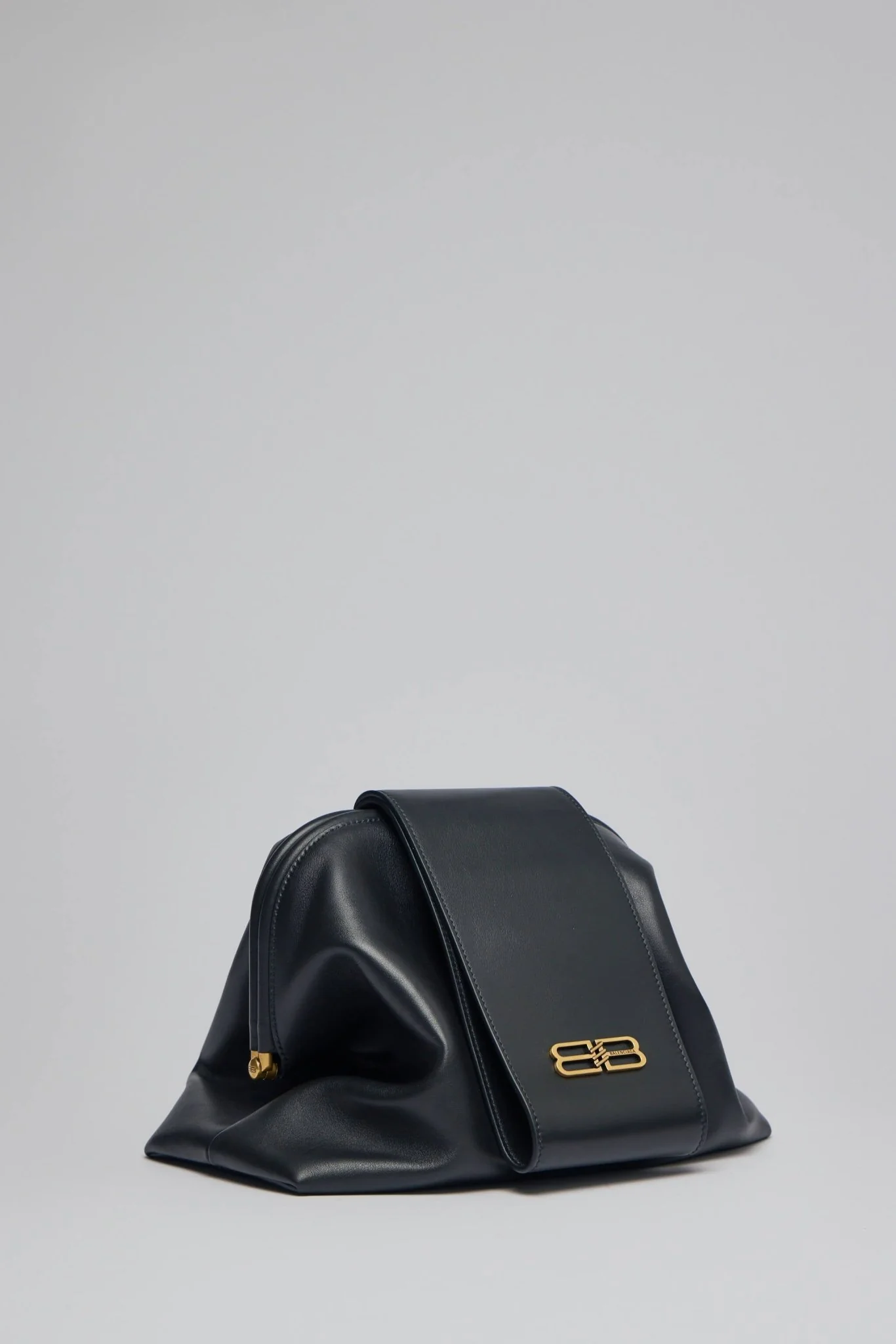 Handsfree Bag Medium with Handle - Image 2