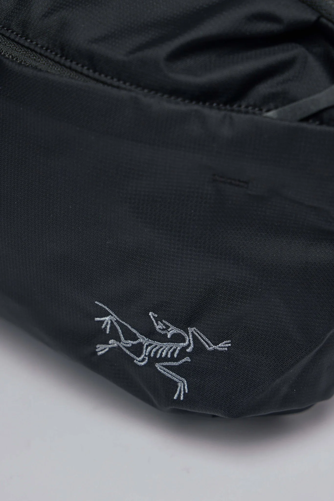 Heliad Crossbody Bag - Image 4