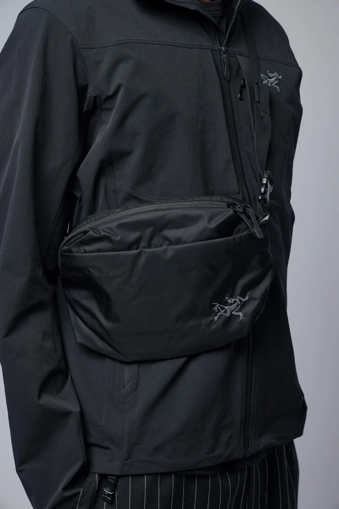 Heliad Crossbody Bag - Image 5