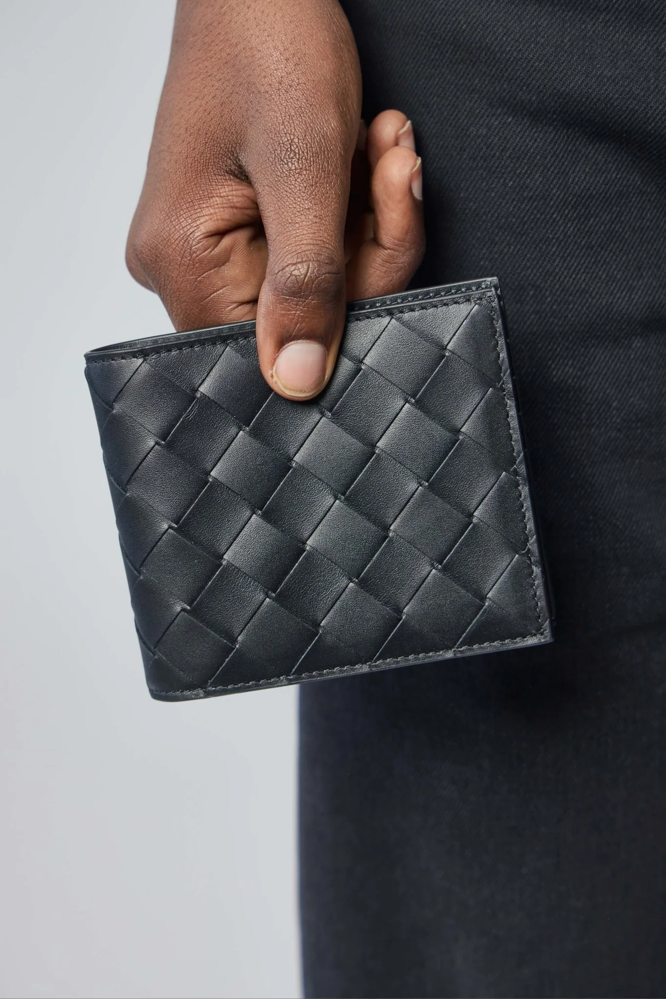 Intrecciato Bi-fold Wallet - Image 4