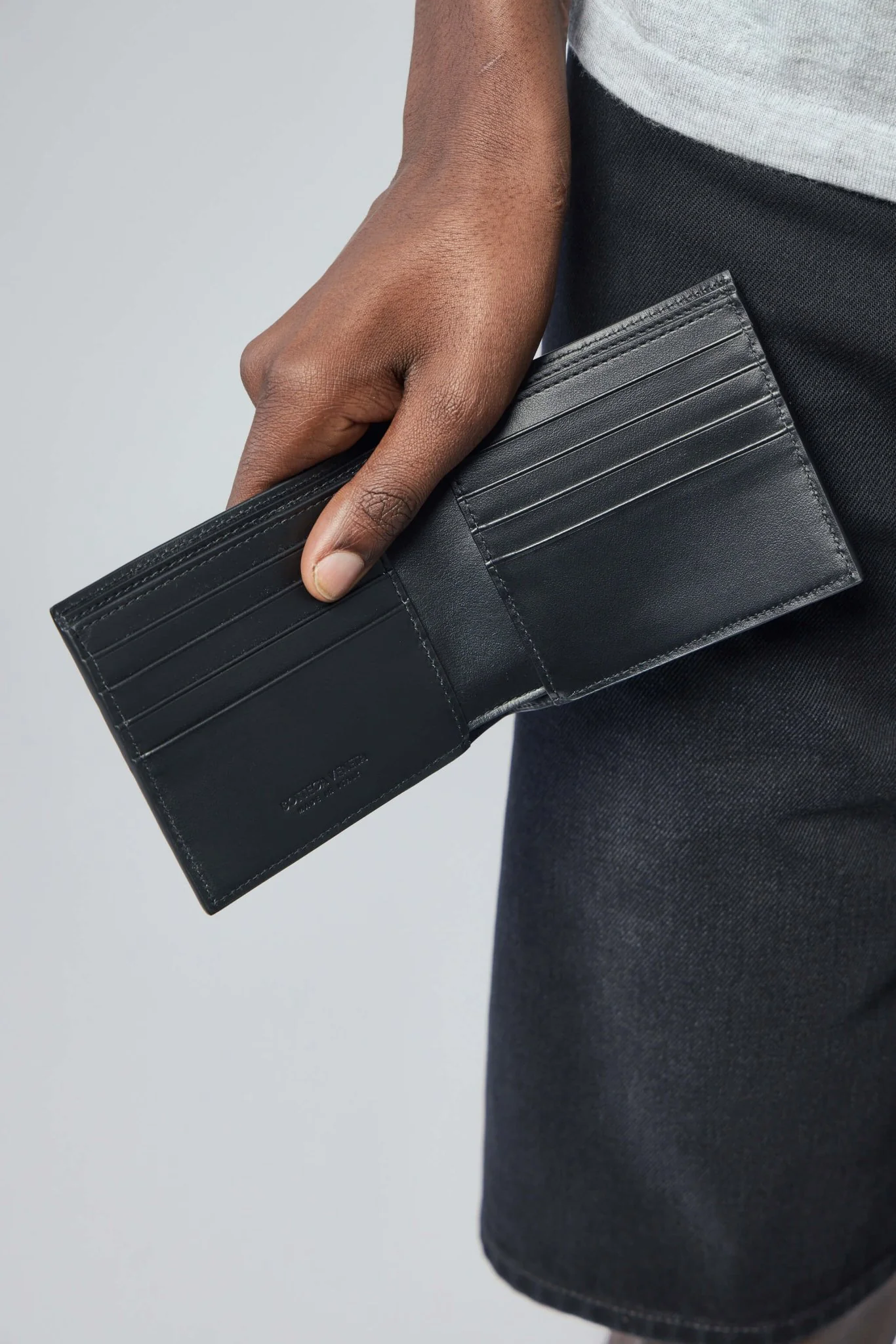 Intrecciato Bi-fold Wallet - Image 5