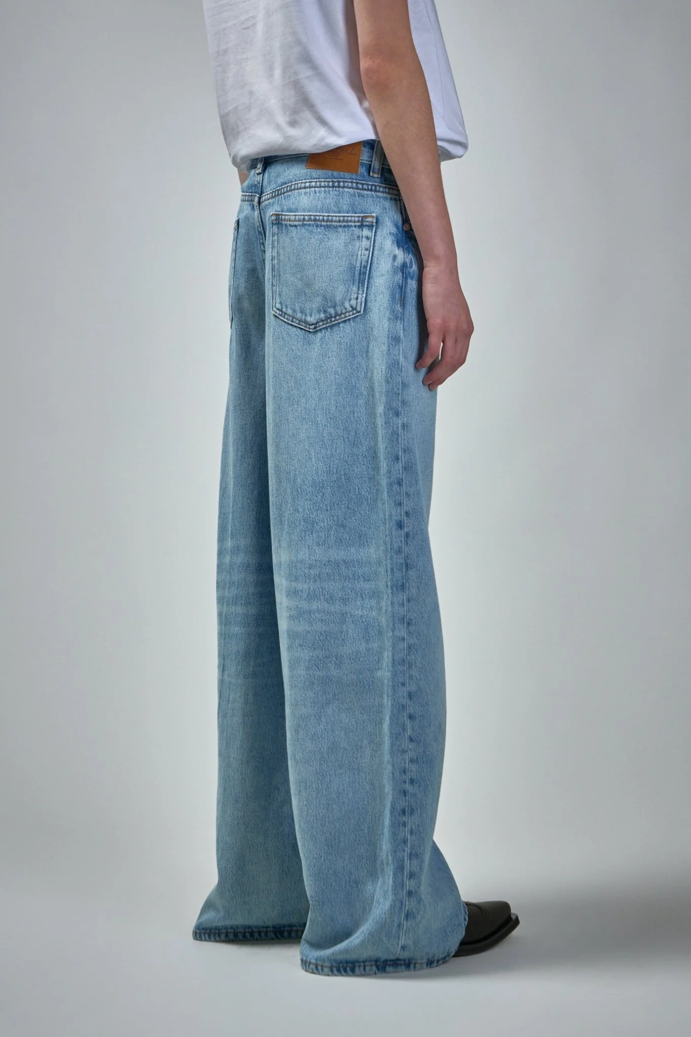Soft Rigid Denim Baggy Jeans - Image 3