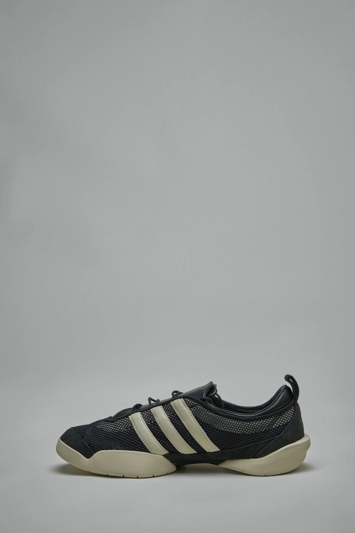 Regu Low Top Sneakers - Image 3
