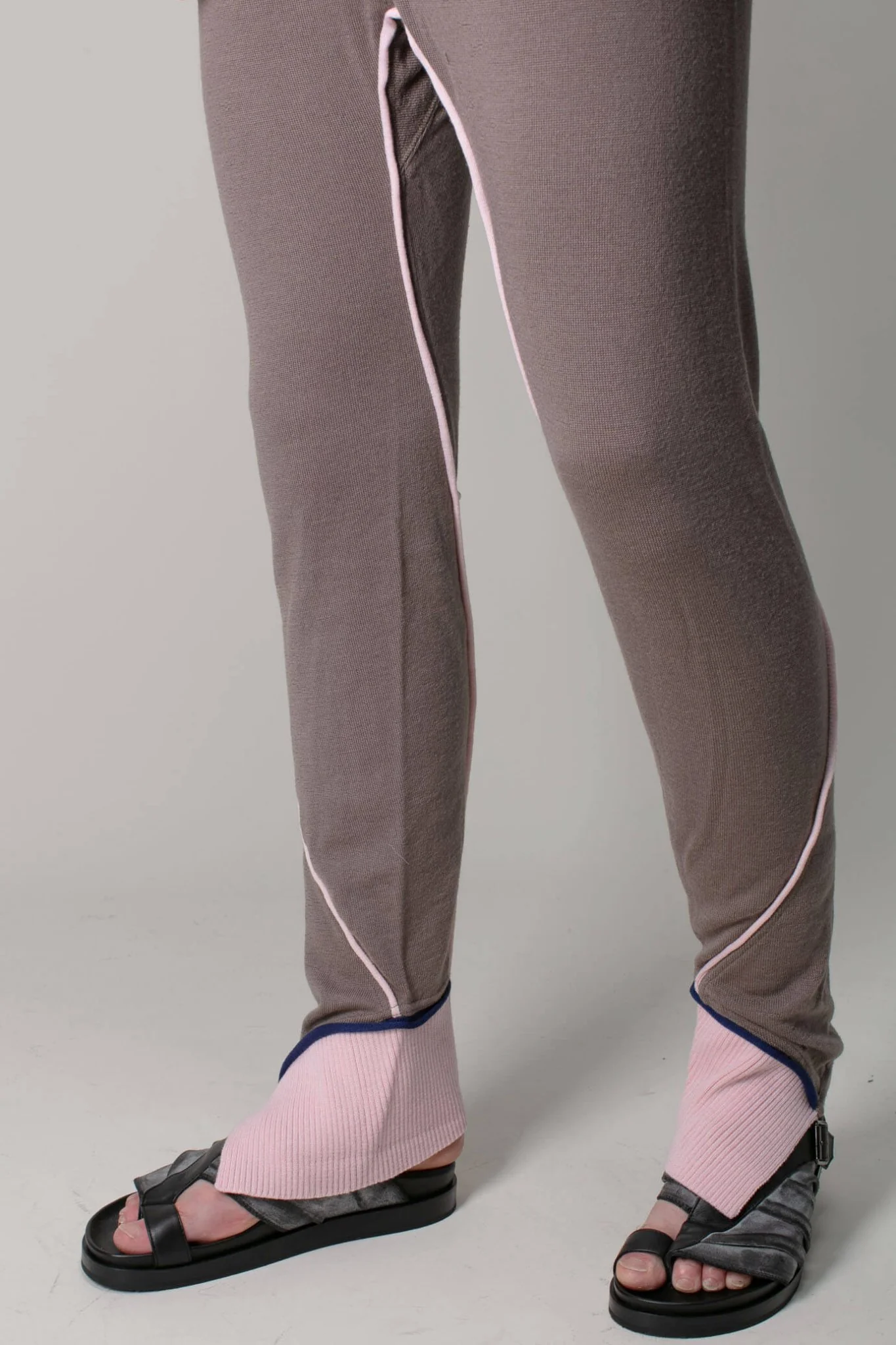 Cruma Knit Leggings - Image 4