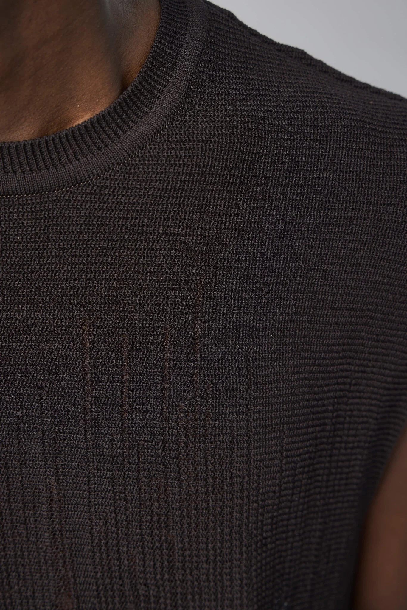Brush Sleeveless Top - Image 4