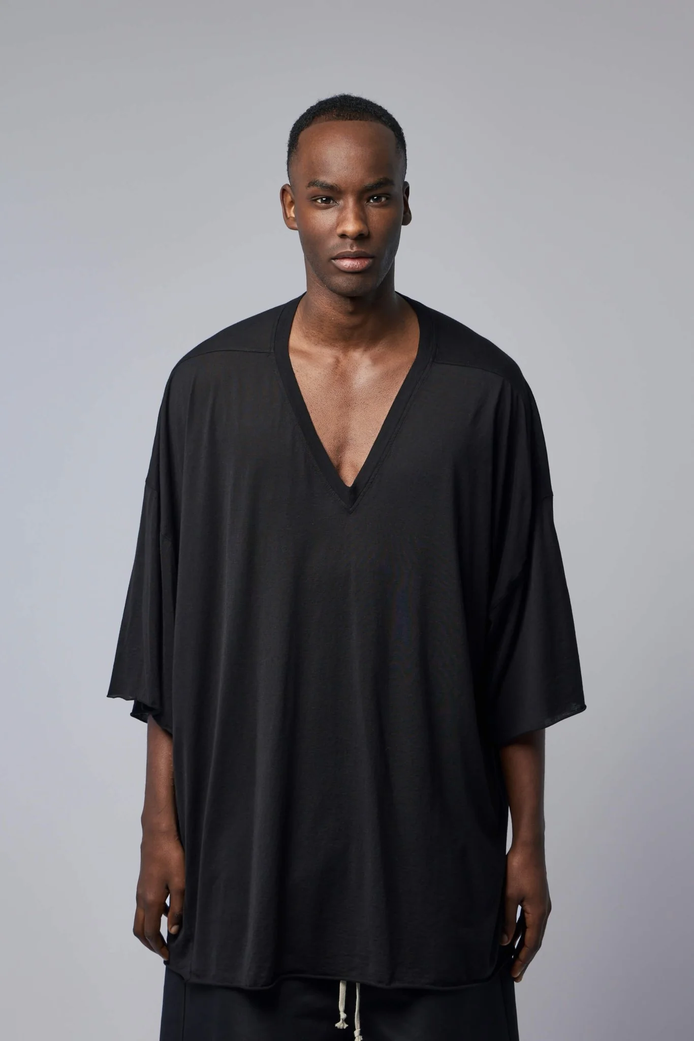 V Neck Tommy T-shirt - Image 2