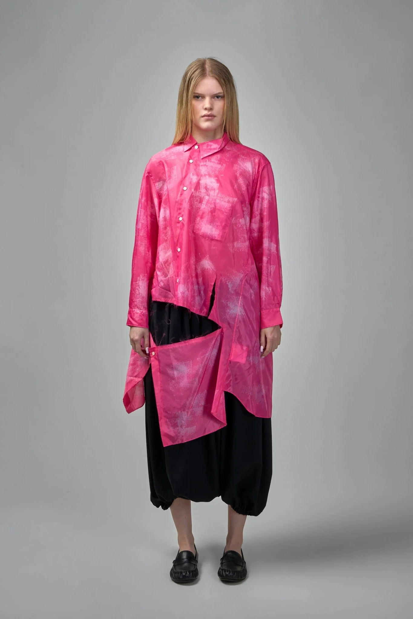 Longline Button-Down Blouse with Abstract Print - Image 2