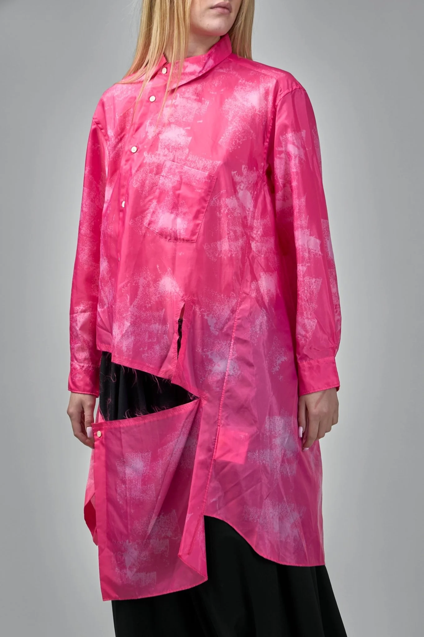 Longline Button-Down Blouse with Abstract Print - Image 4