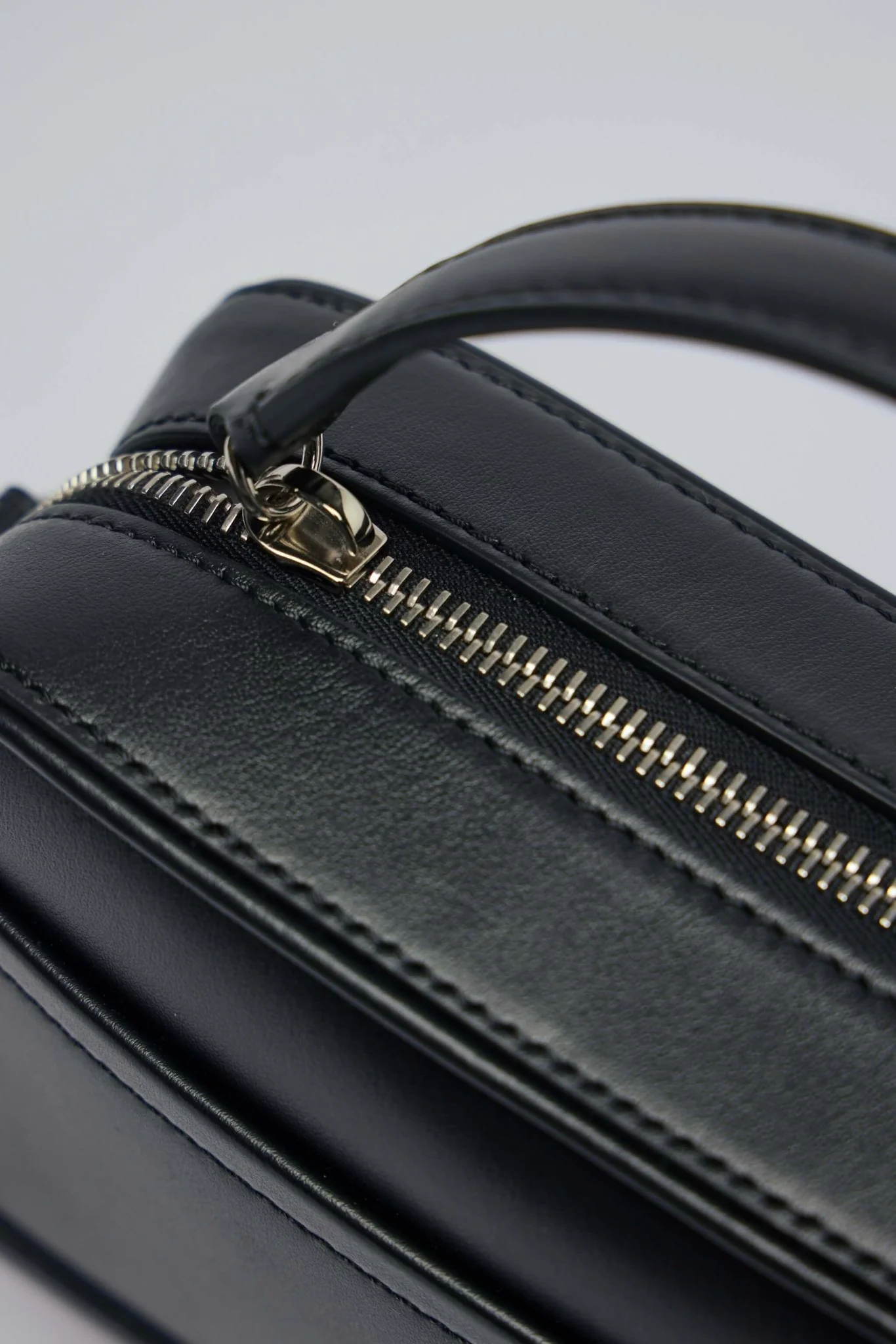 Le Baneto Shoulder Bag - Image 5