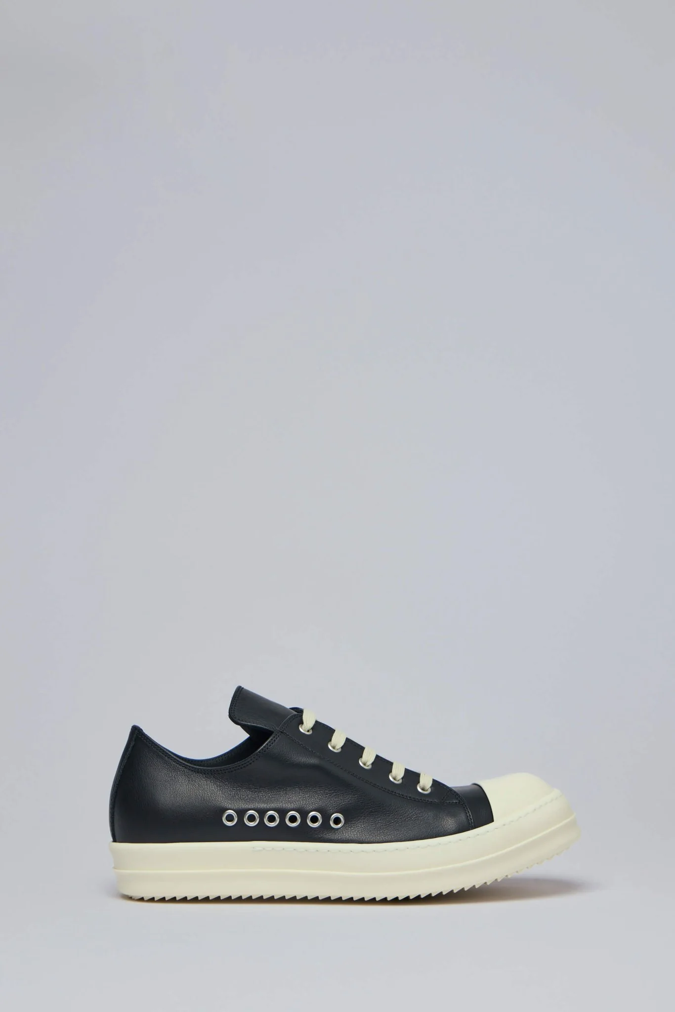 Temple Extreme Low Sneaks