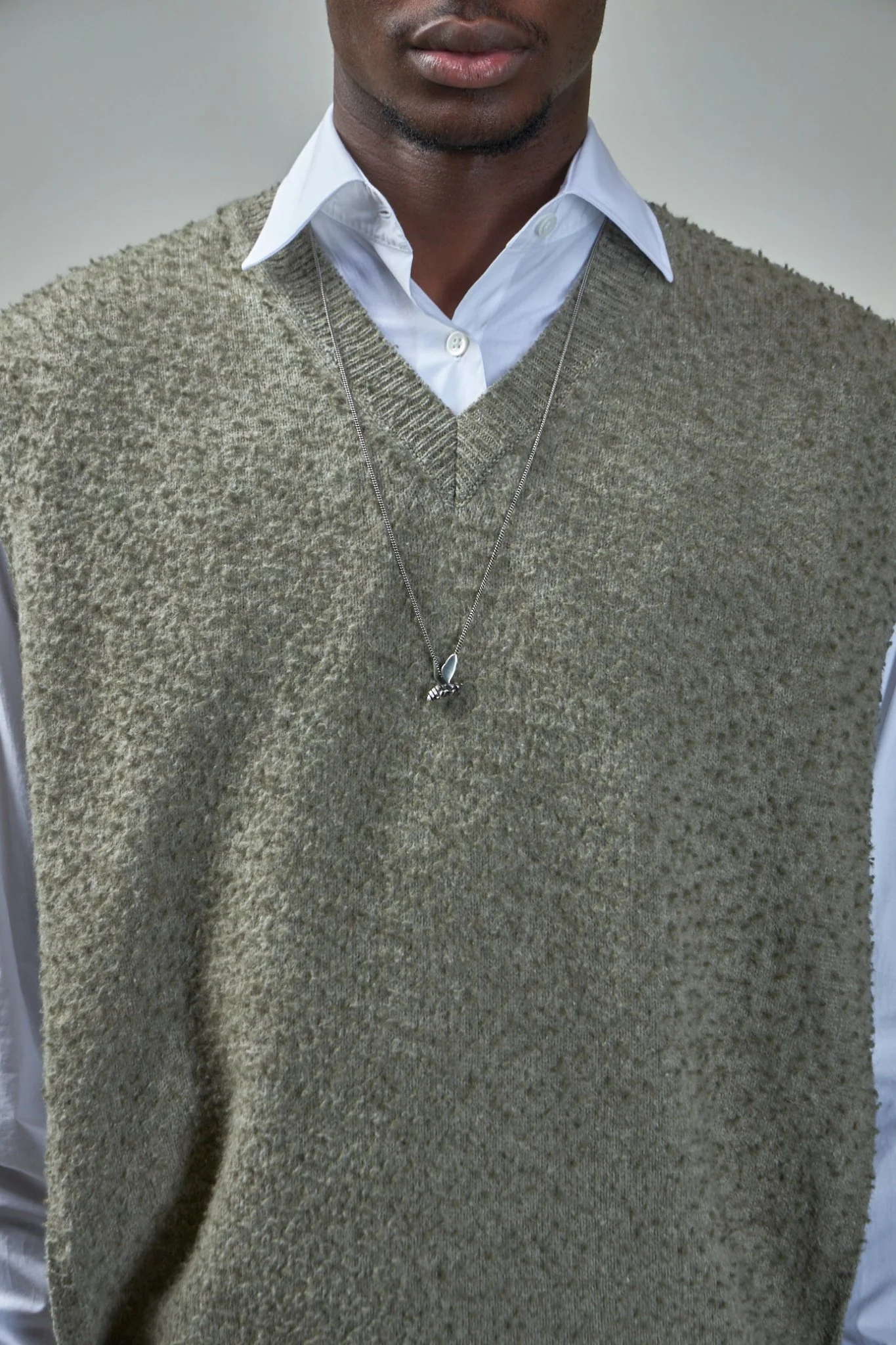 Fine Chain Bee - Image 4