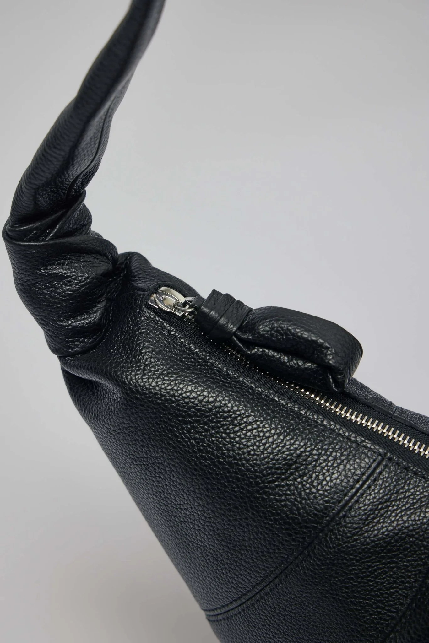 Medium Croissant Bag Unisex - Image 4
