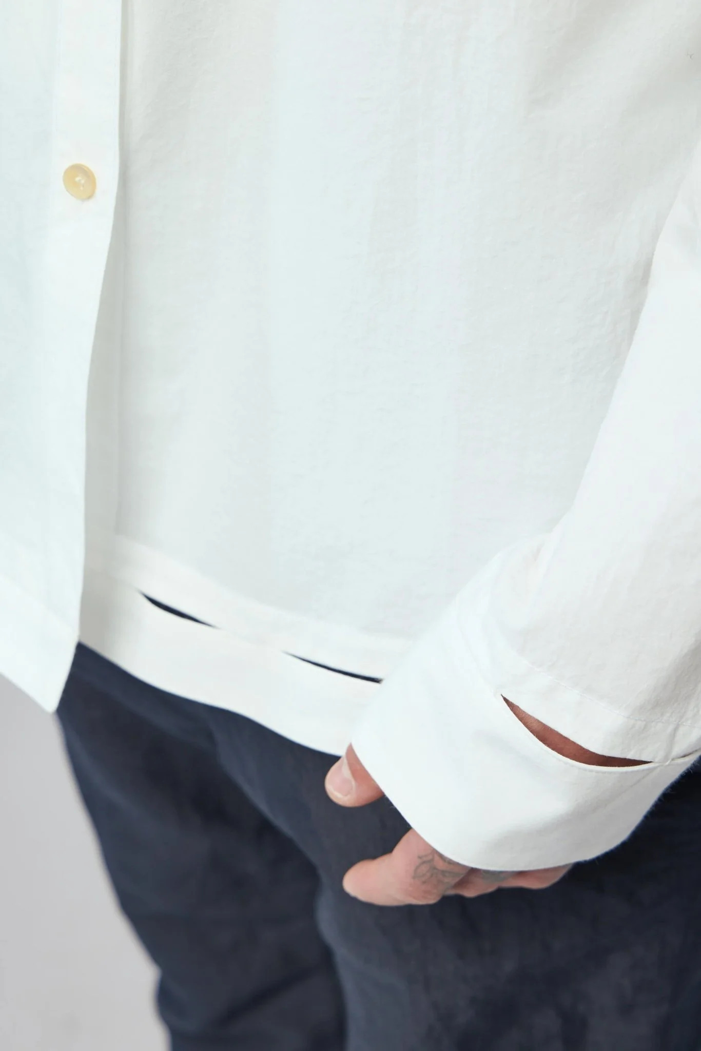 Men's Detachable Hand Stitched Hem Shirt - Image 5